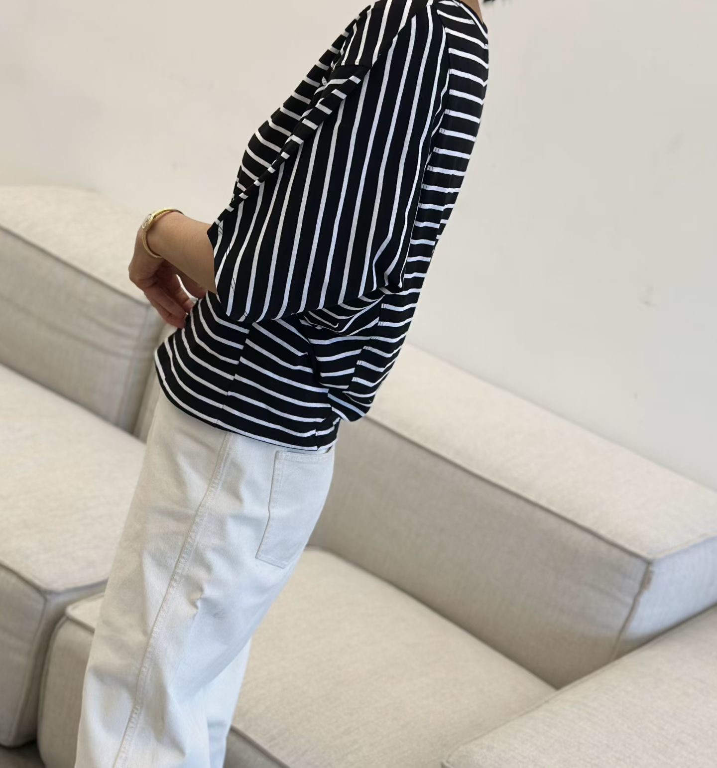 DM05 / STRIPE BAT WING TOP