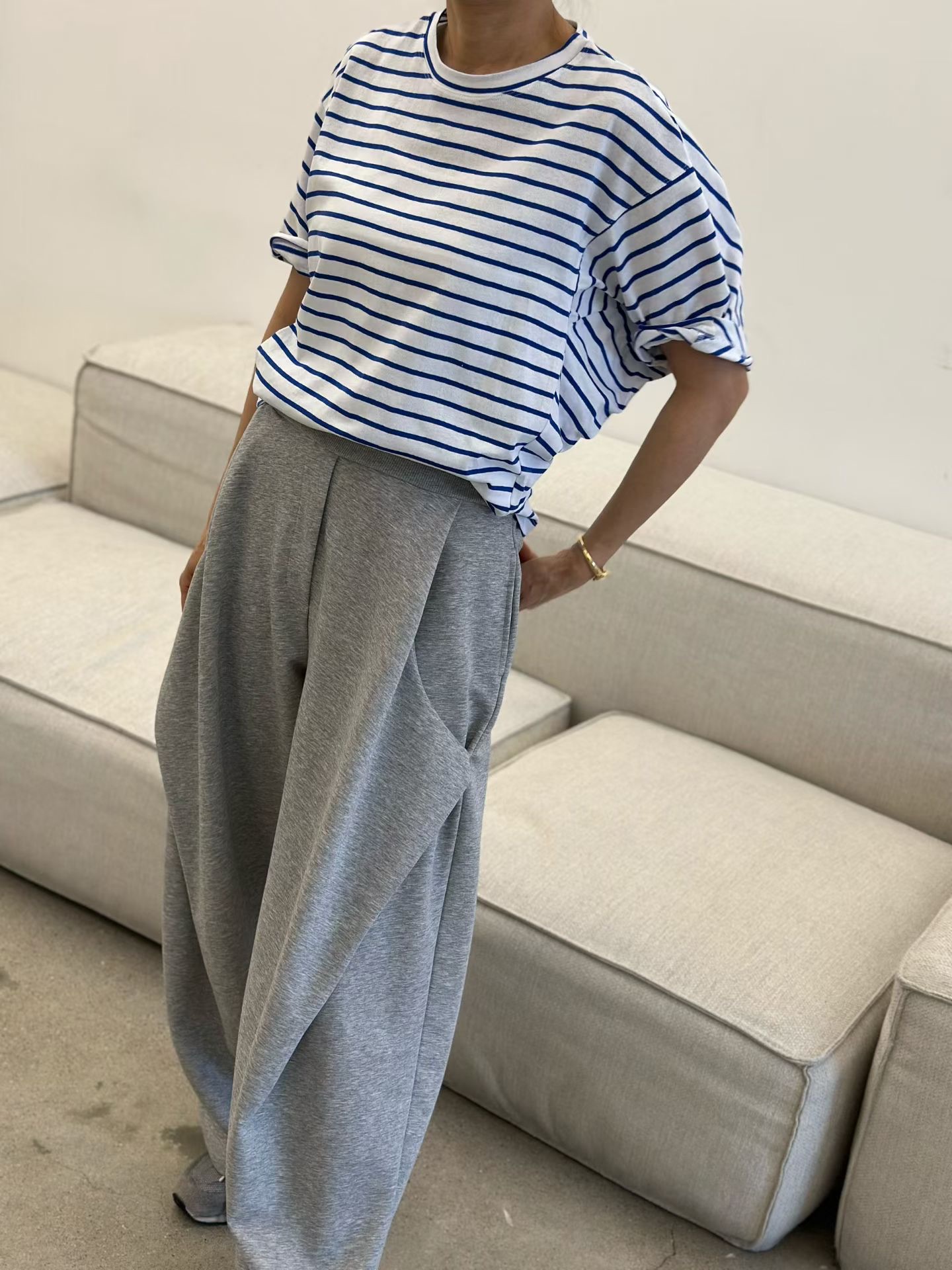 DM05 / STRIPE BAT WING TOP