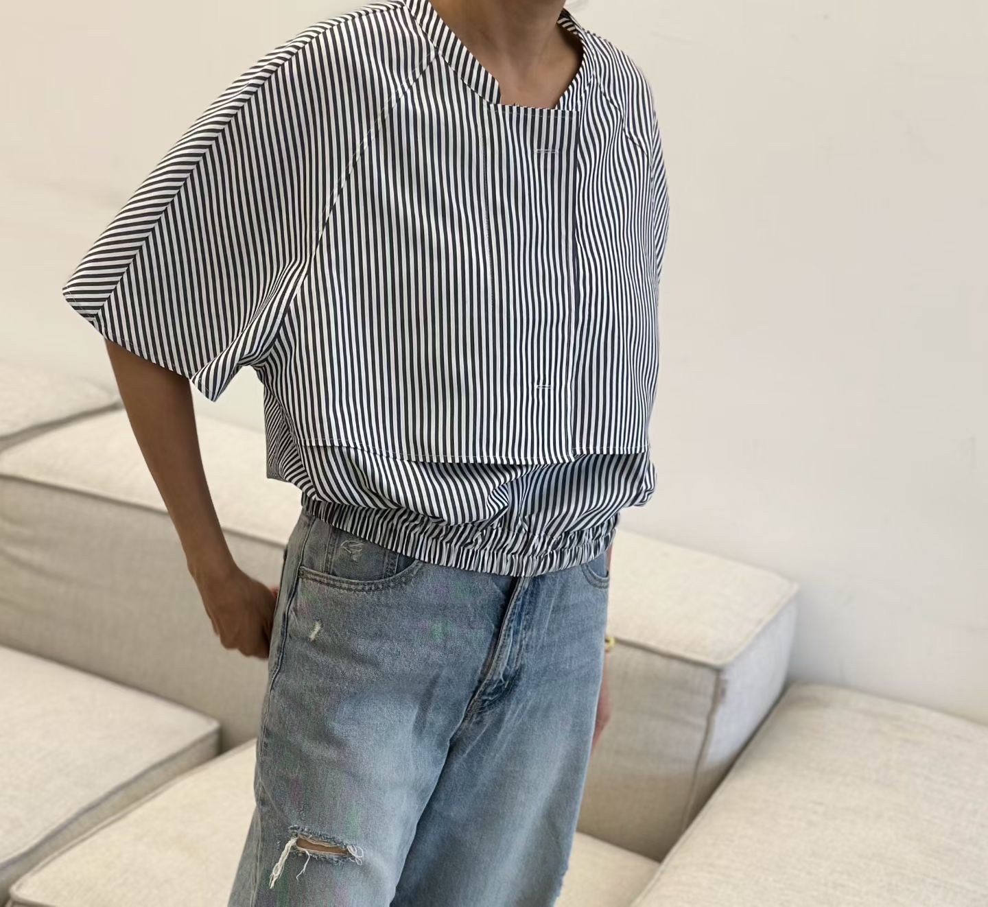 DM09 / STRIPE HEM SHIRT