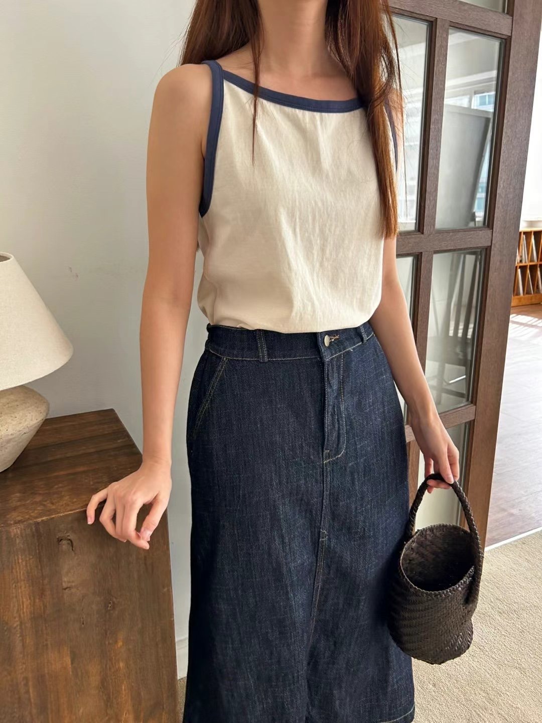 DANIELLE CONTRAST PIPING HIGH NECKLINE TANK TOP