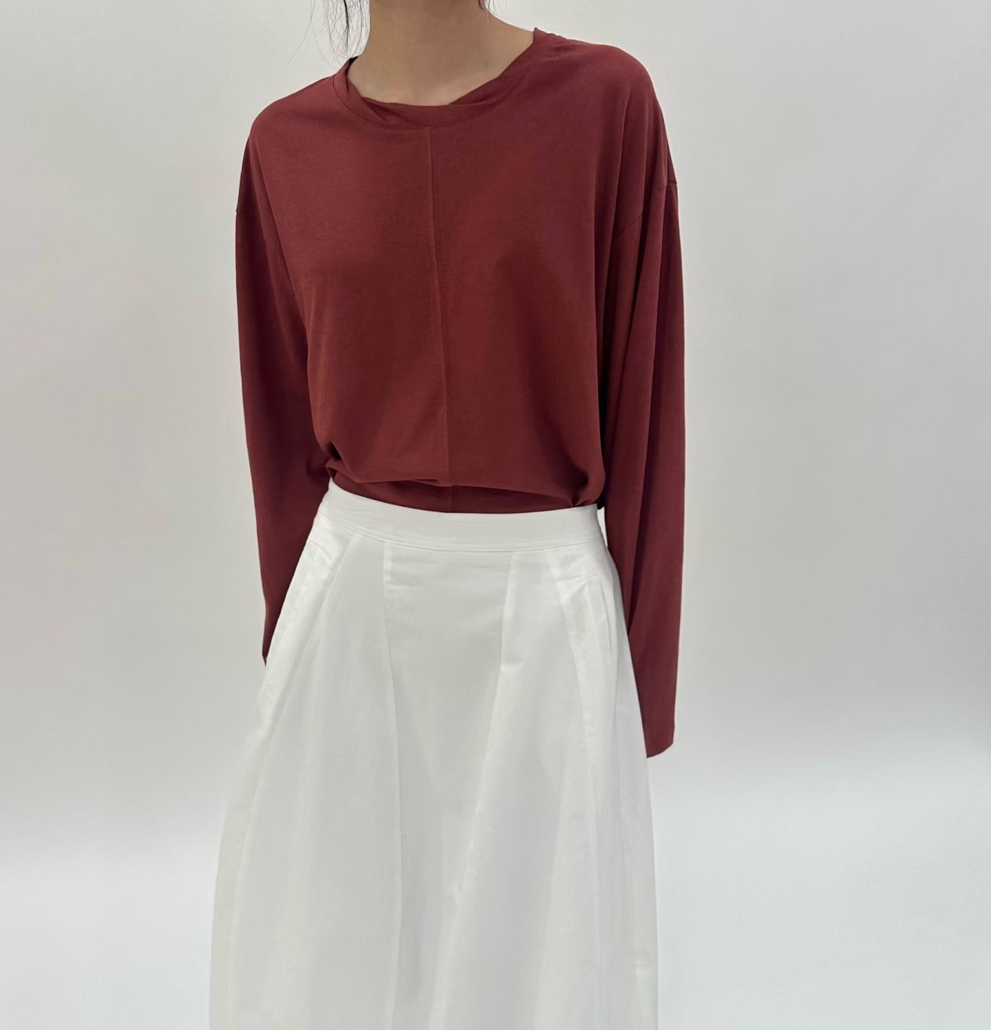 EY17 / TWISTED NECKLINE LONG SLEEVES TOP