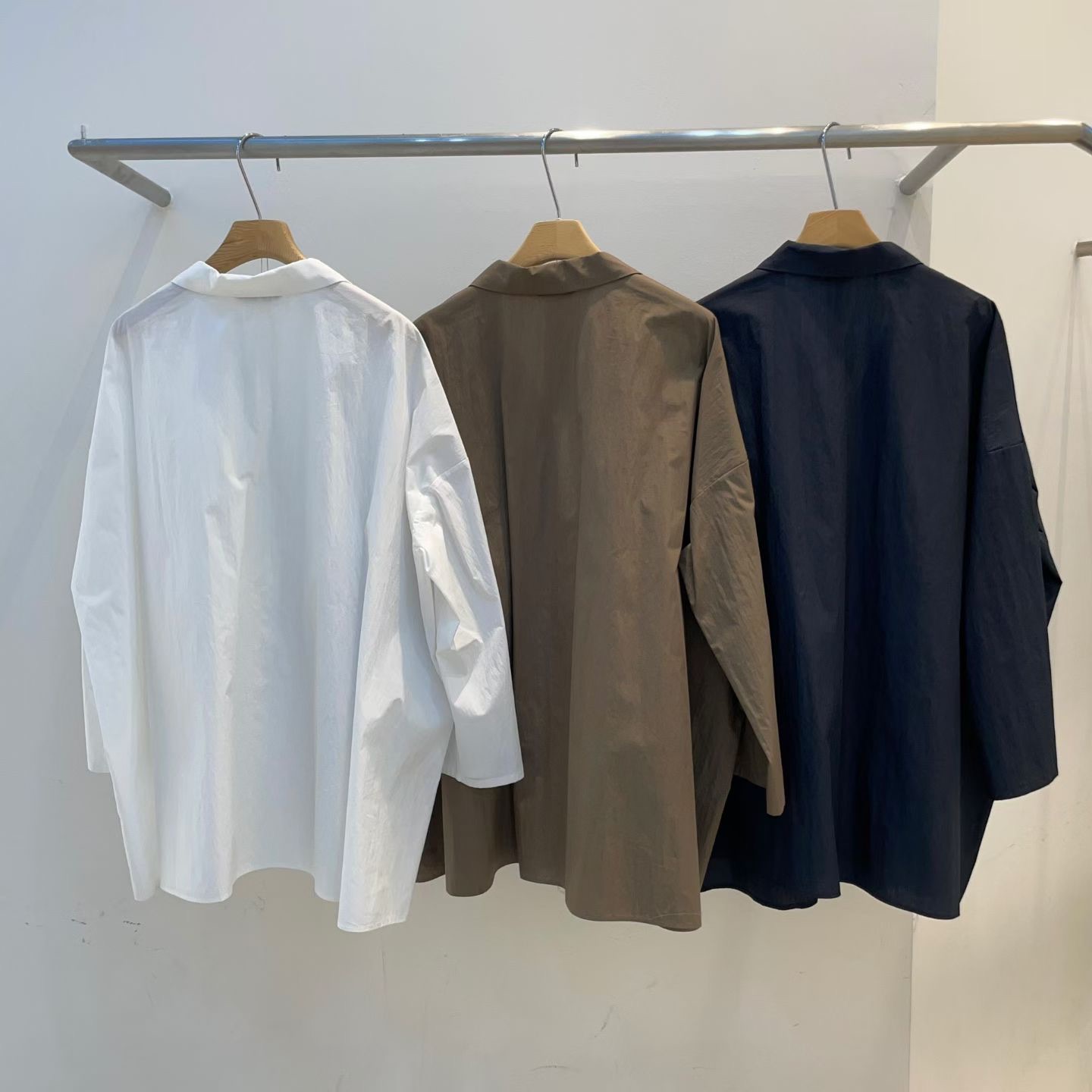 EY22 / BUTTON DOWN COLLAR OVERSIZED SHIRT