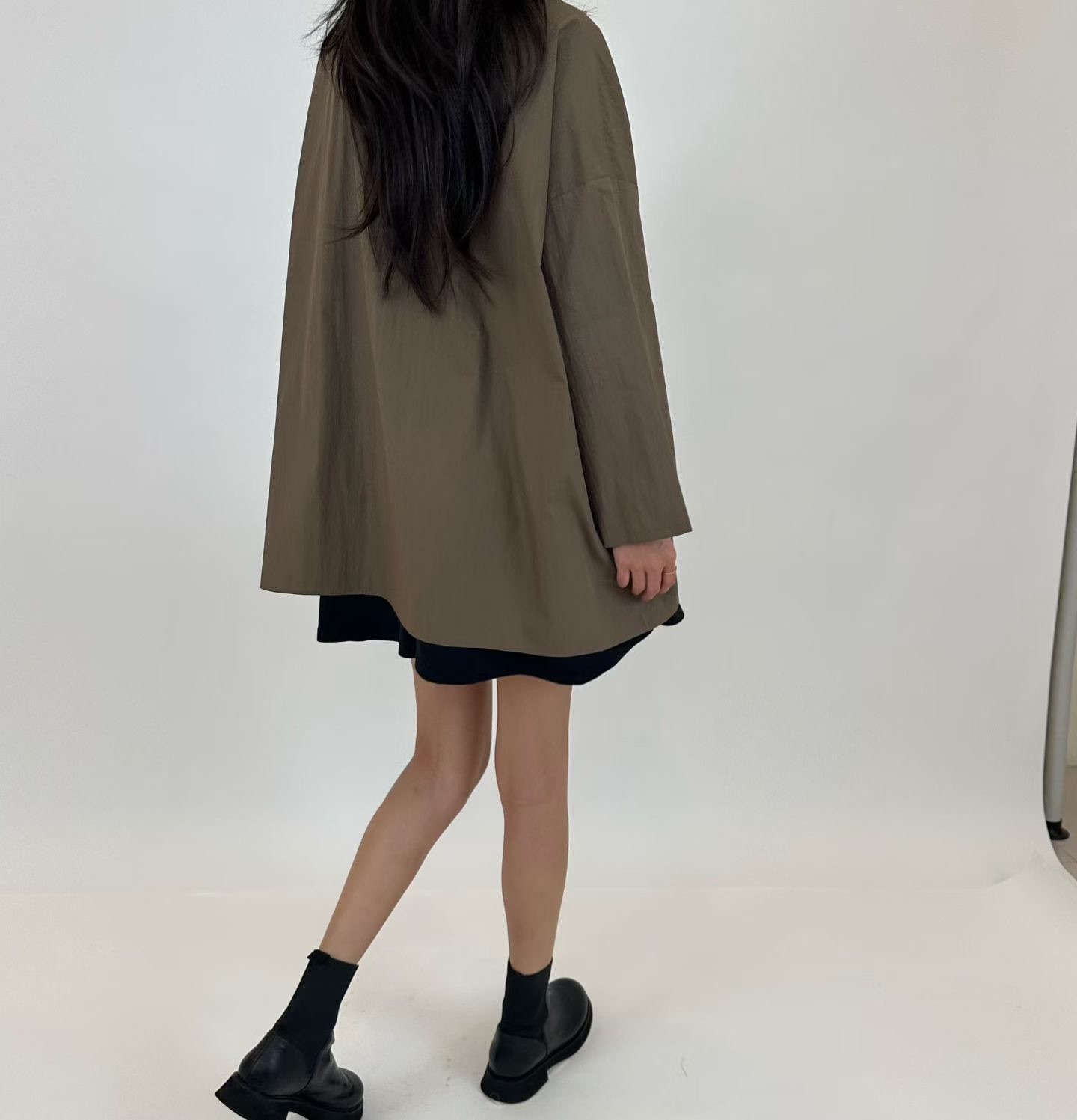EY22 / BUTTON DOWN COLLAR OVERSIZED SHIRT