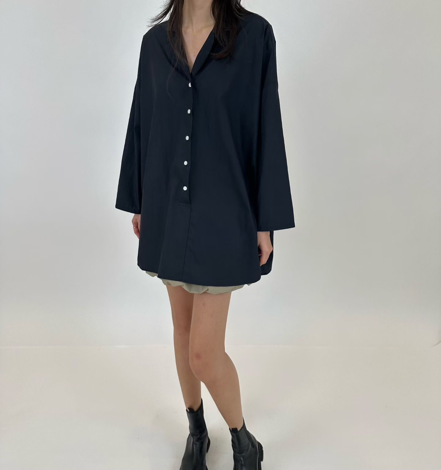 EY22 / BUTTON DOWN COLLAR OVERSIZED SHIRT