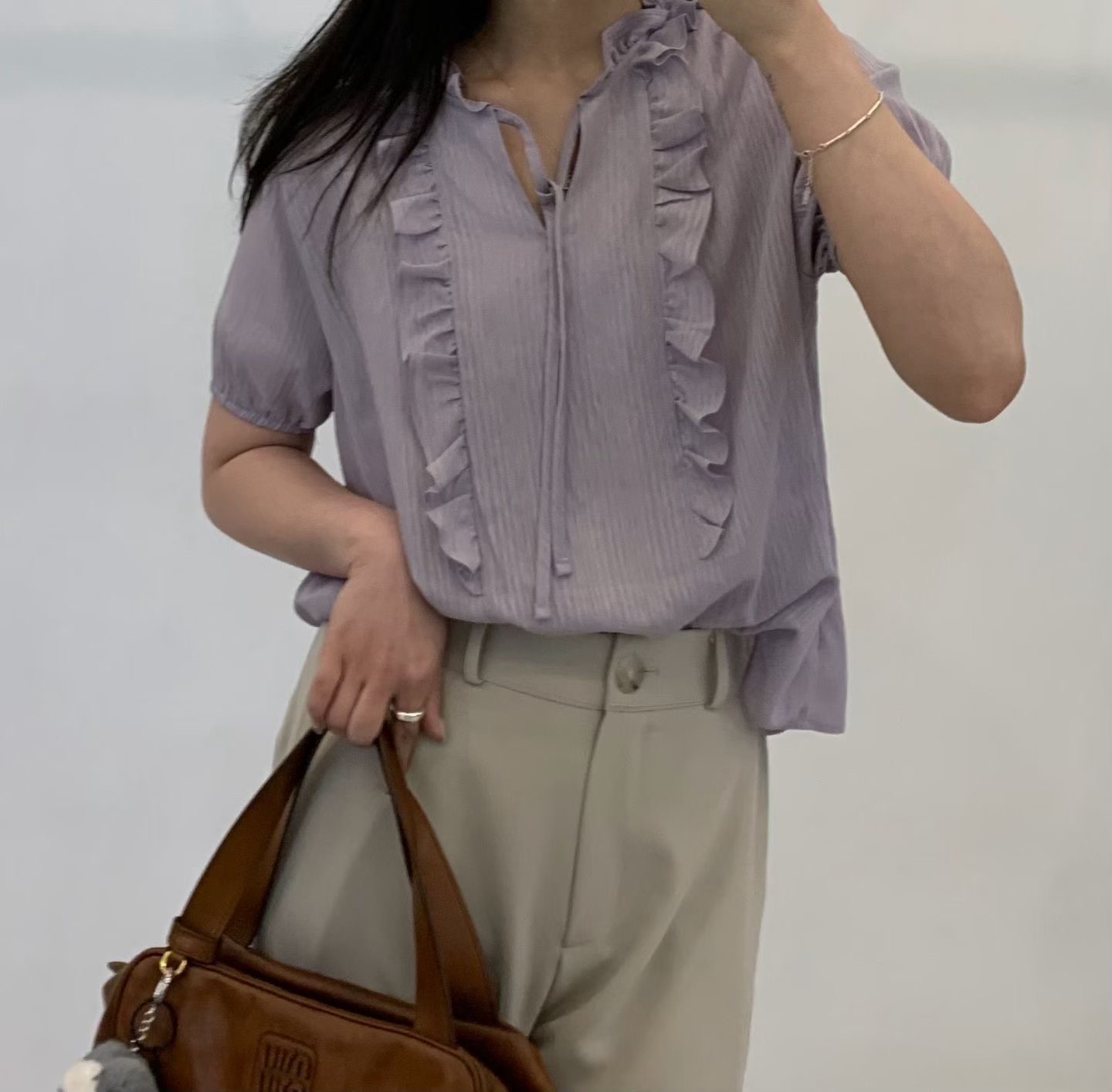 FP15 / FRONT RUFFLES FRONT TIE BLOUSE