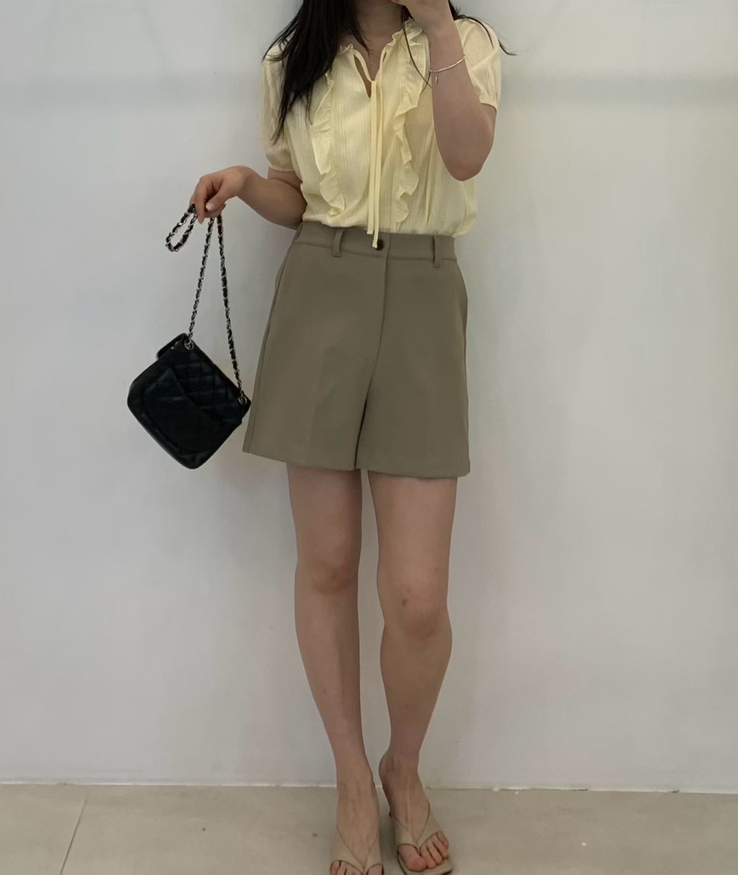 FP15 / FRONT RUFFLES FRONT TIE BLOUSE