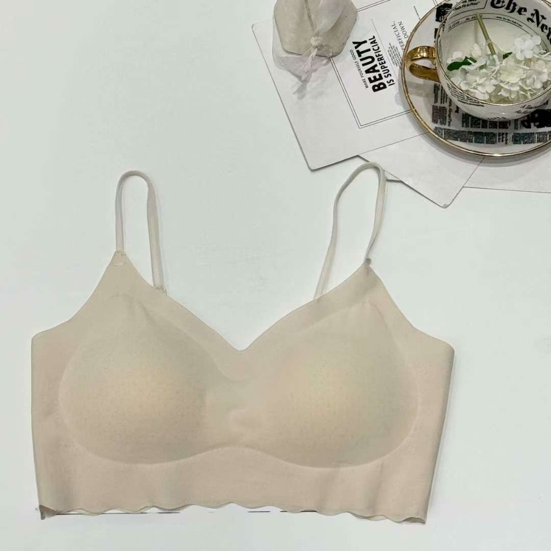 VT22 / Scallop Trimming Adjustable Strap Bralet