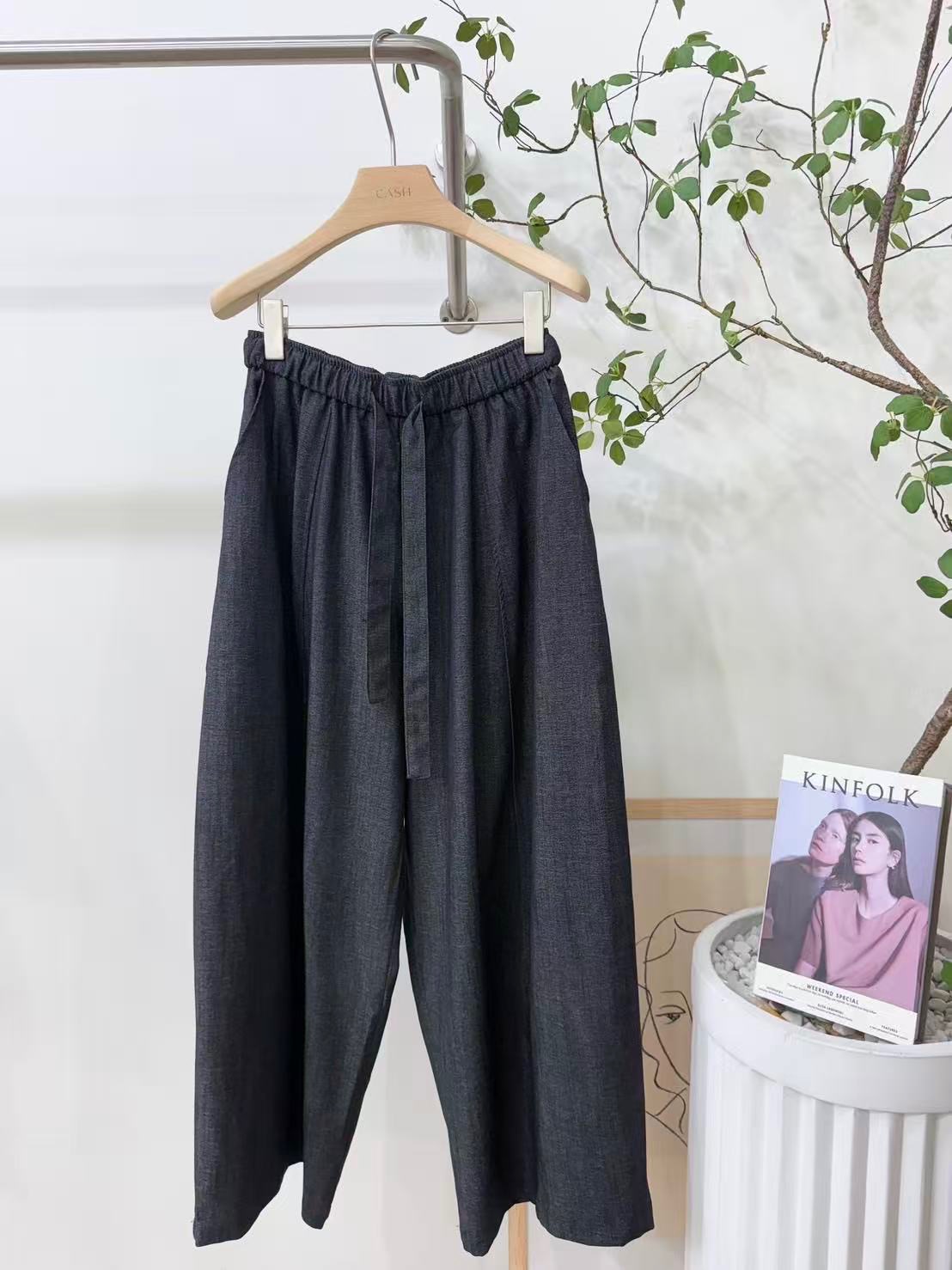 CS27 / ELASTIC BANDING LIGHT DENIM LOOSE FIT JEANS