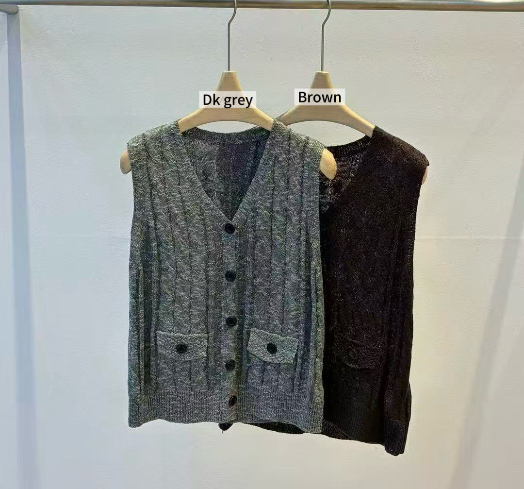 UE26 / CABLE KNIT VEST TOP