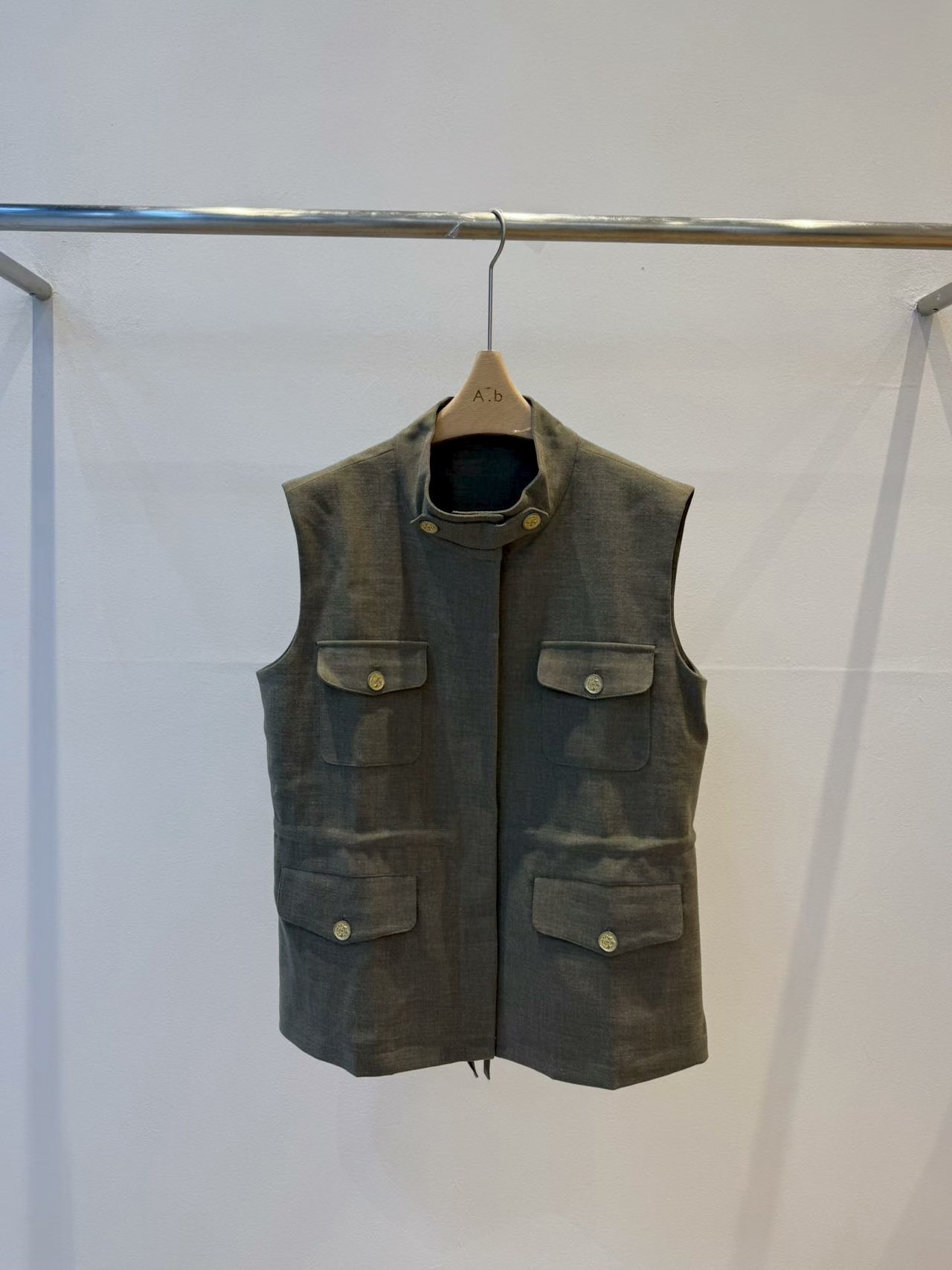UE28 / MILITARY STYLE VEST