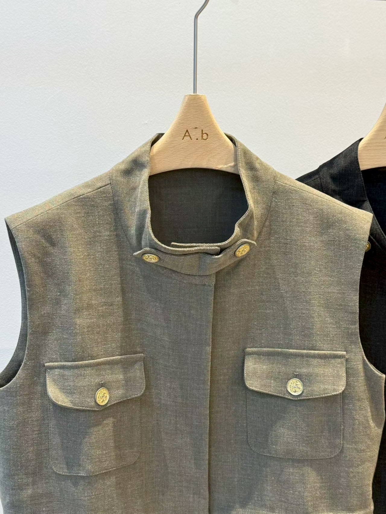 UE28 / MILITARY STYLE VEST