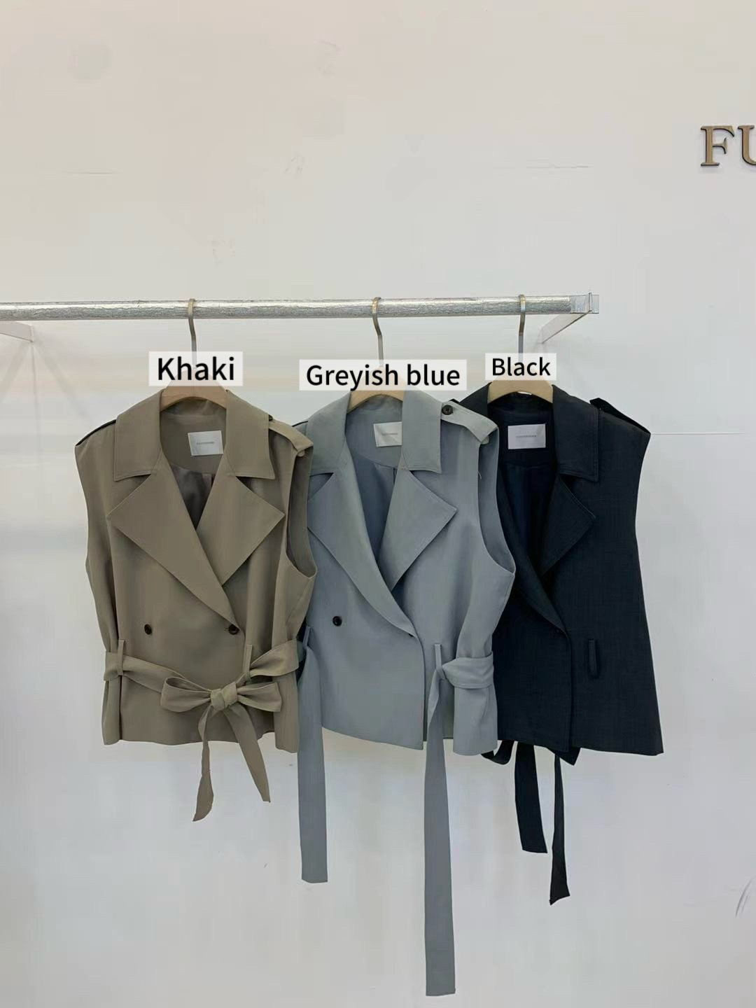 FP24 / DOUBLE BREASTED BELTED VEST