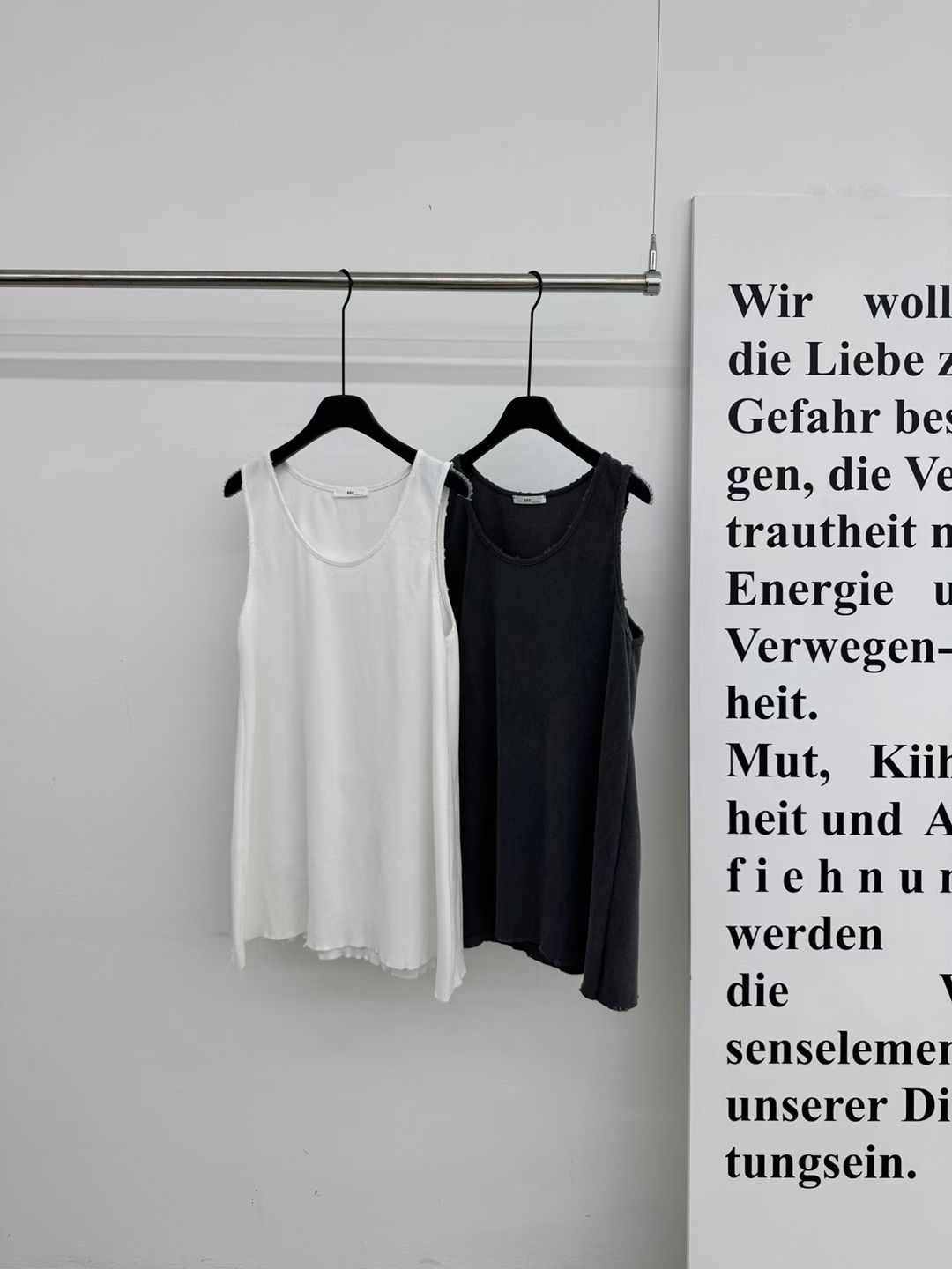 FG23 / RIPPED EDGES LONG TANK TOP