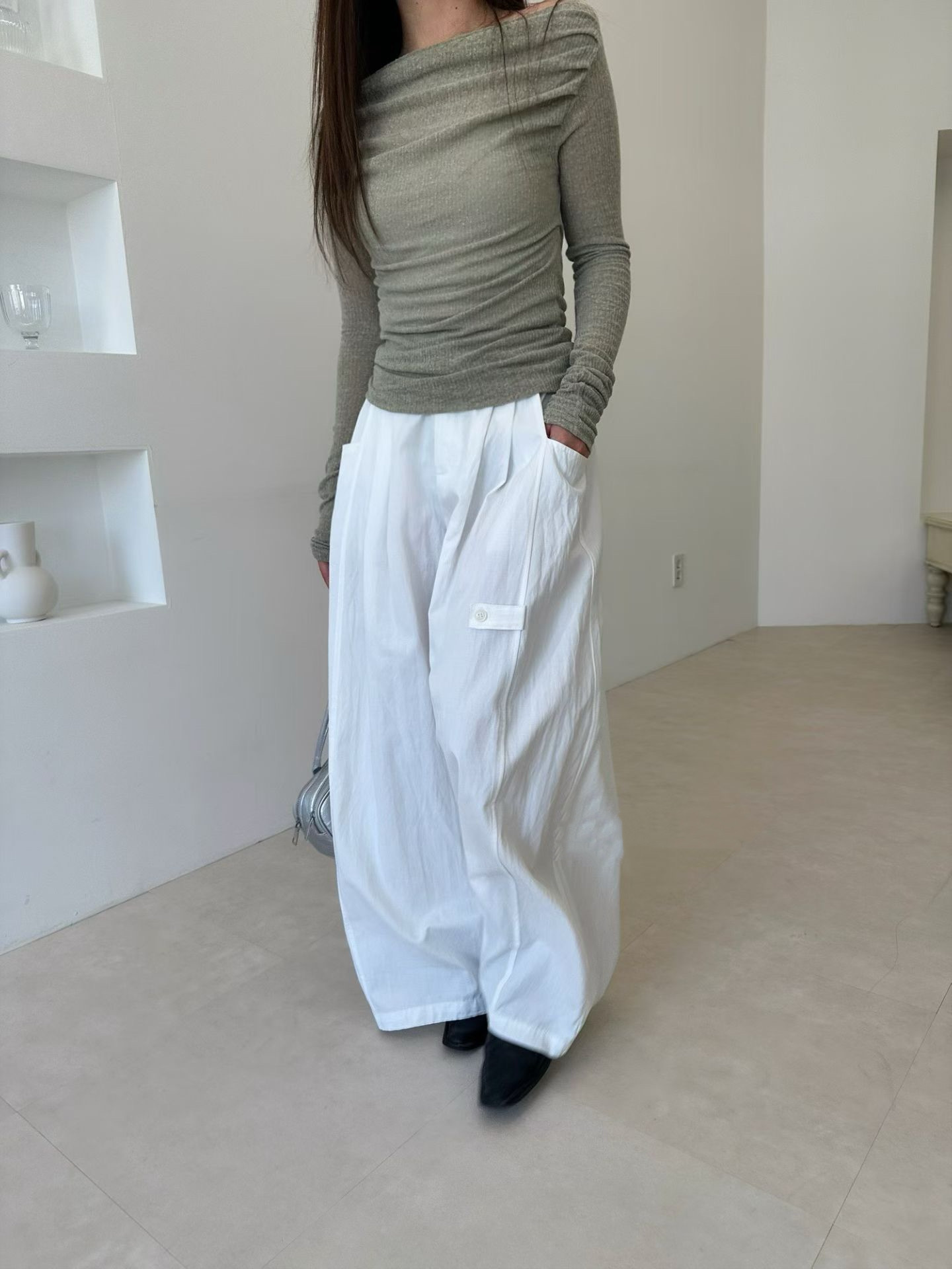 FG18 / PINTUCK WIDE LEG TROUERS