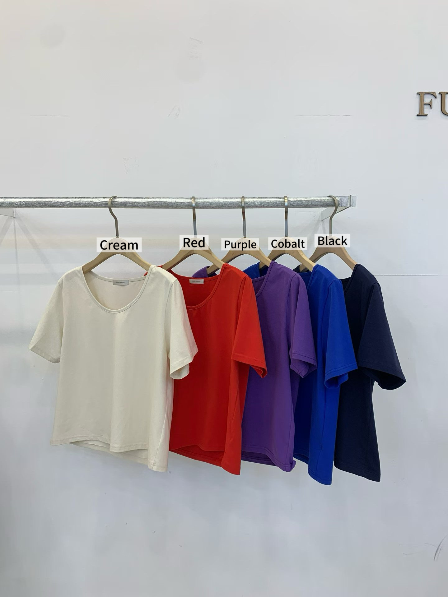 FP28 / SCOOP NECKLINE TEE