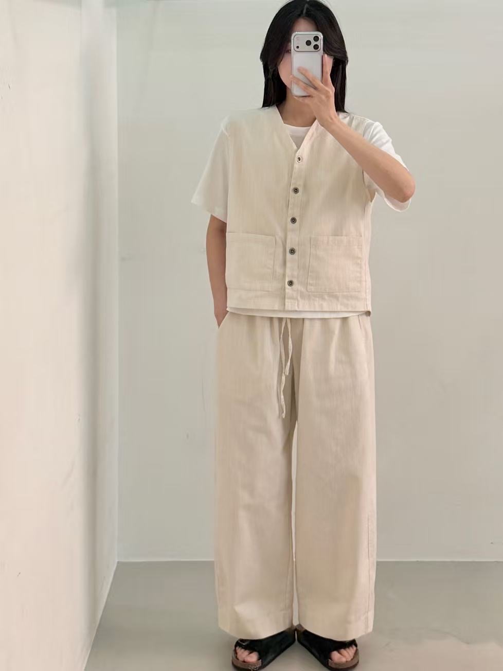 FG28 / V NECKLINE BUTTON DOWN VEST