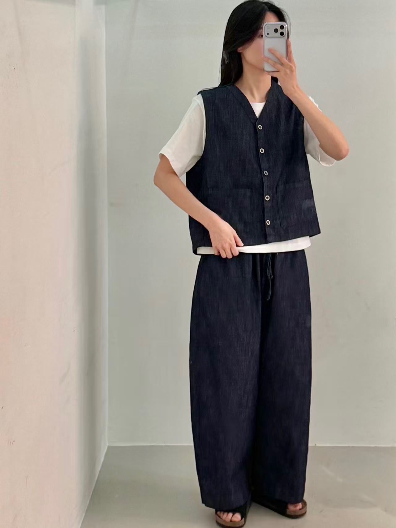 FG28 / V NECKLINE BUTTON DOWN VEST