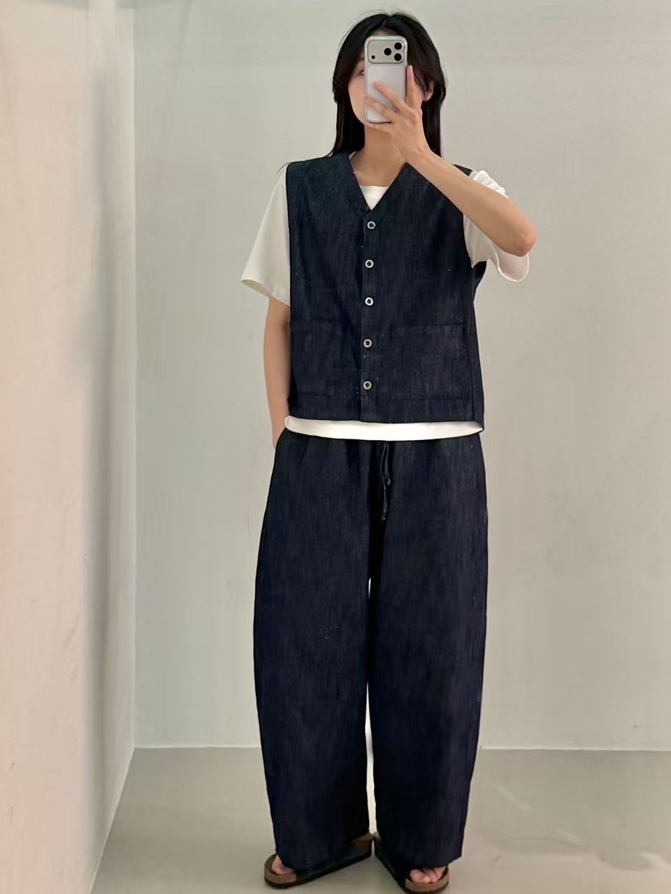 FG28 / V NECKLINE BUTTON DOWN VEST