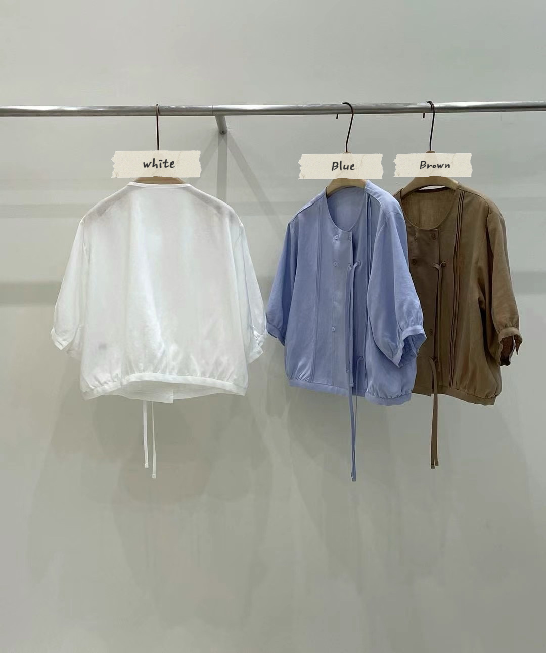 SG07 / DOUBLE BUTTON WITH TIE DETAIL TOP