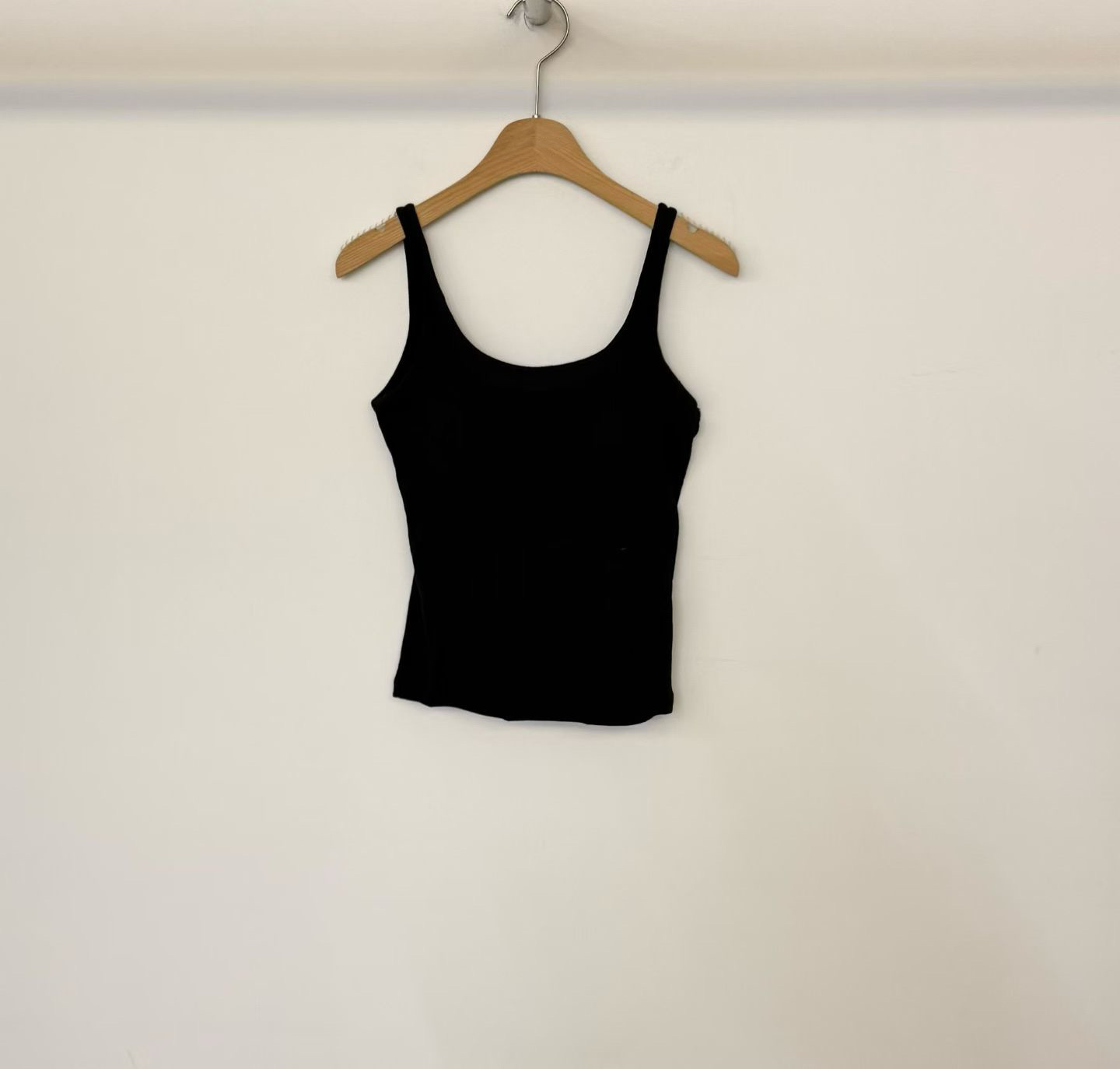 PG31 / LOW BACK RIBBED PADDED TANK TOP