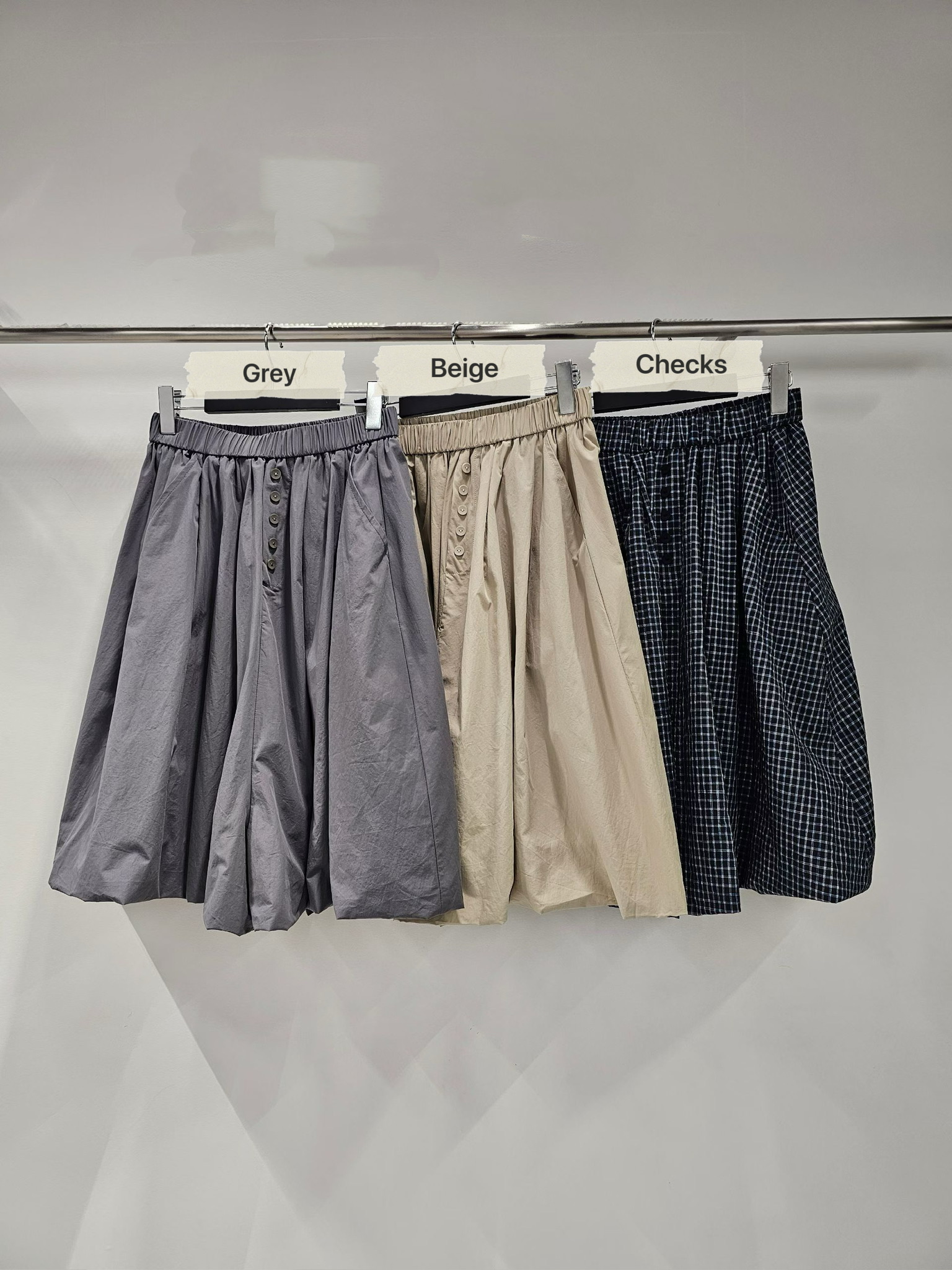 YY23 / FRONT BUTTON BUBBLE CULOTTES
