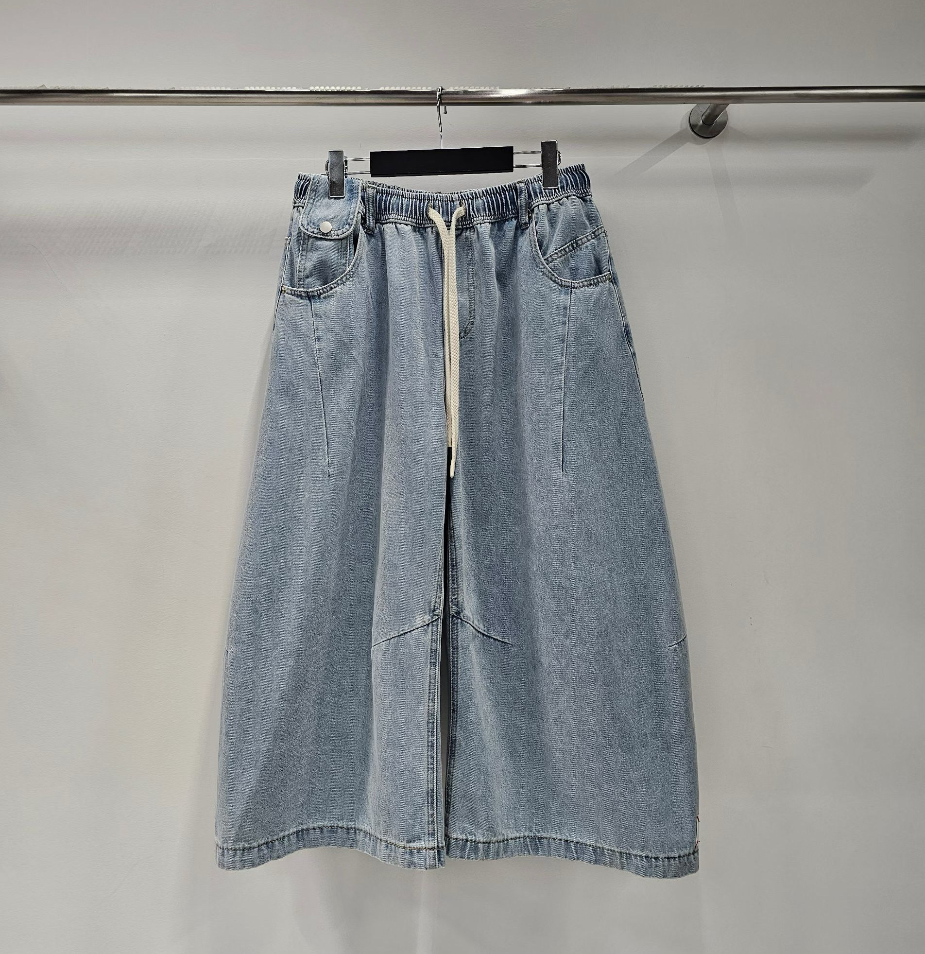 YY14 / MINI BUTTON POCKET WIDE-LEG CROP PANTS