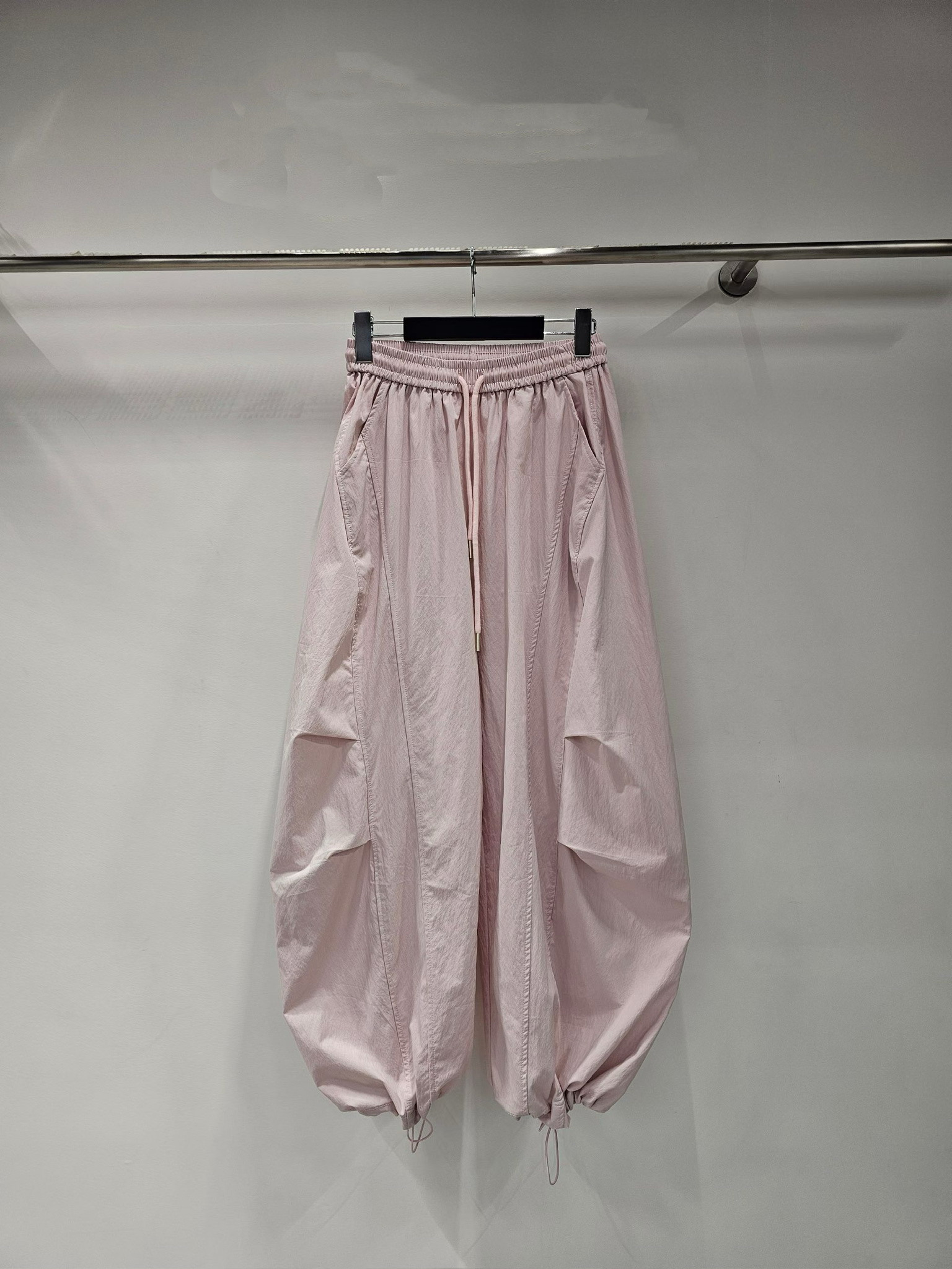 YY19 / DARTED DETAIL LOOSE FIT TROUSERS