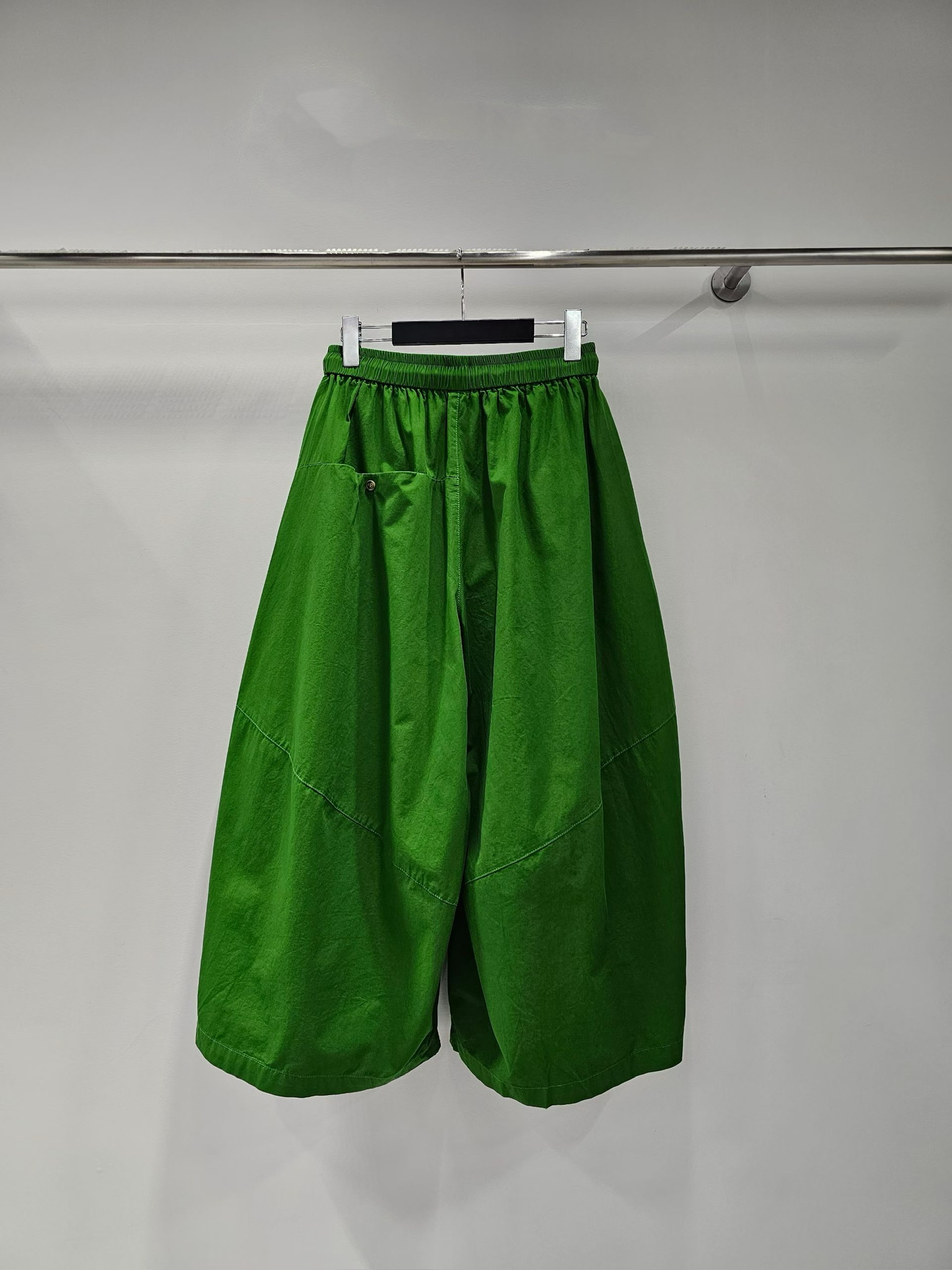 YY21 / BANDED WAIST BALLOON FLARE TROUSERS