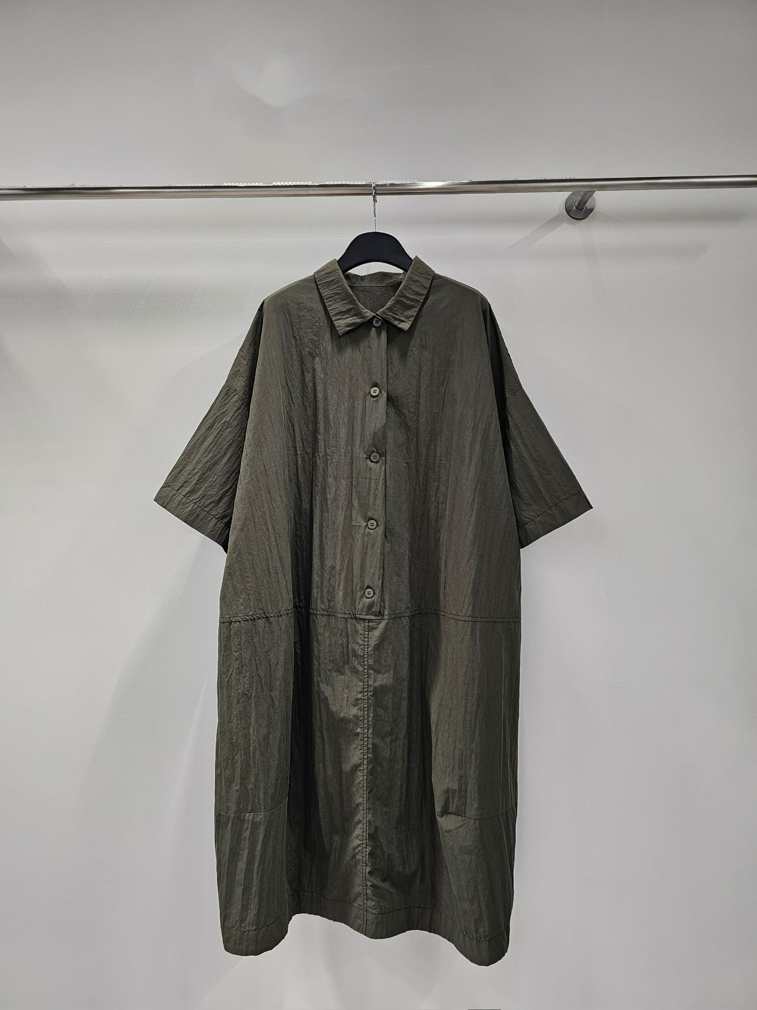 YY24 / BUTTON FRONT POCKET SHIRT DRESS