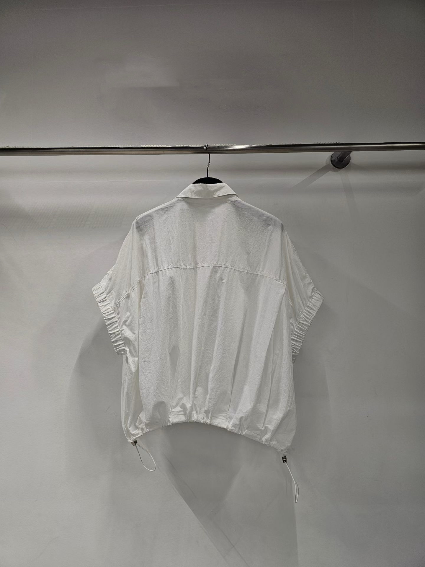 YY26 / TOGGLE HEM POCKET SHIRT