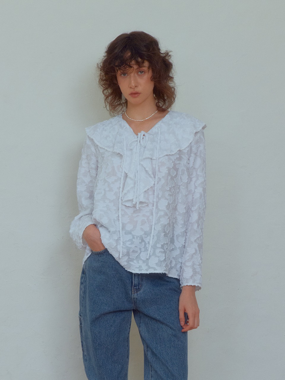 DD18 / Rosette Ruffled Blouse