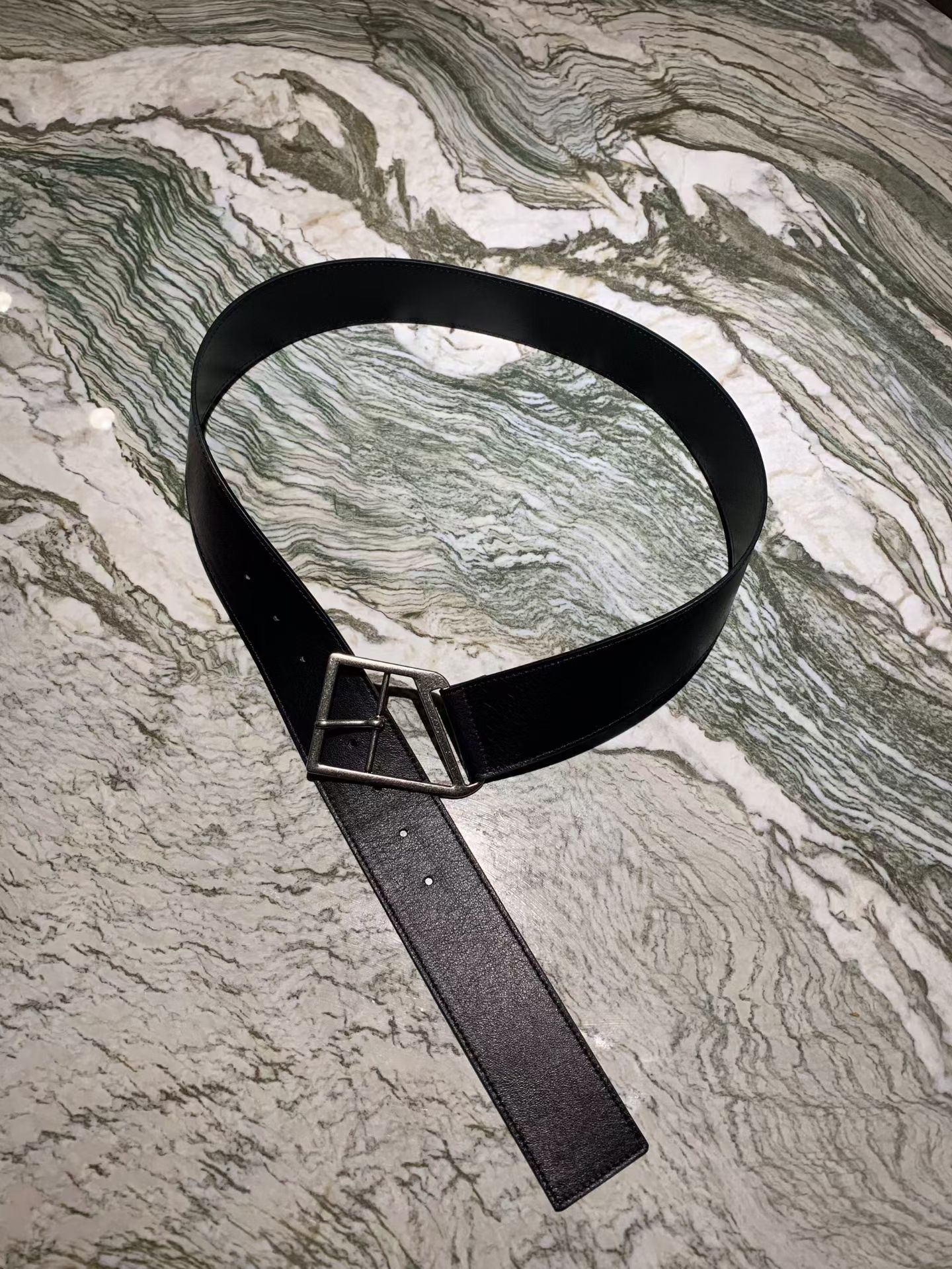 KS06 / GEOMETRIC BUCKLE LEATHER BELT