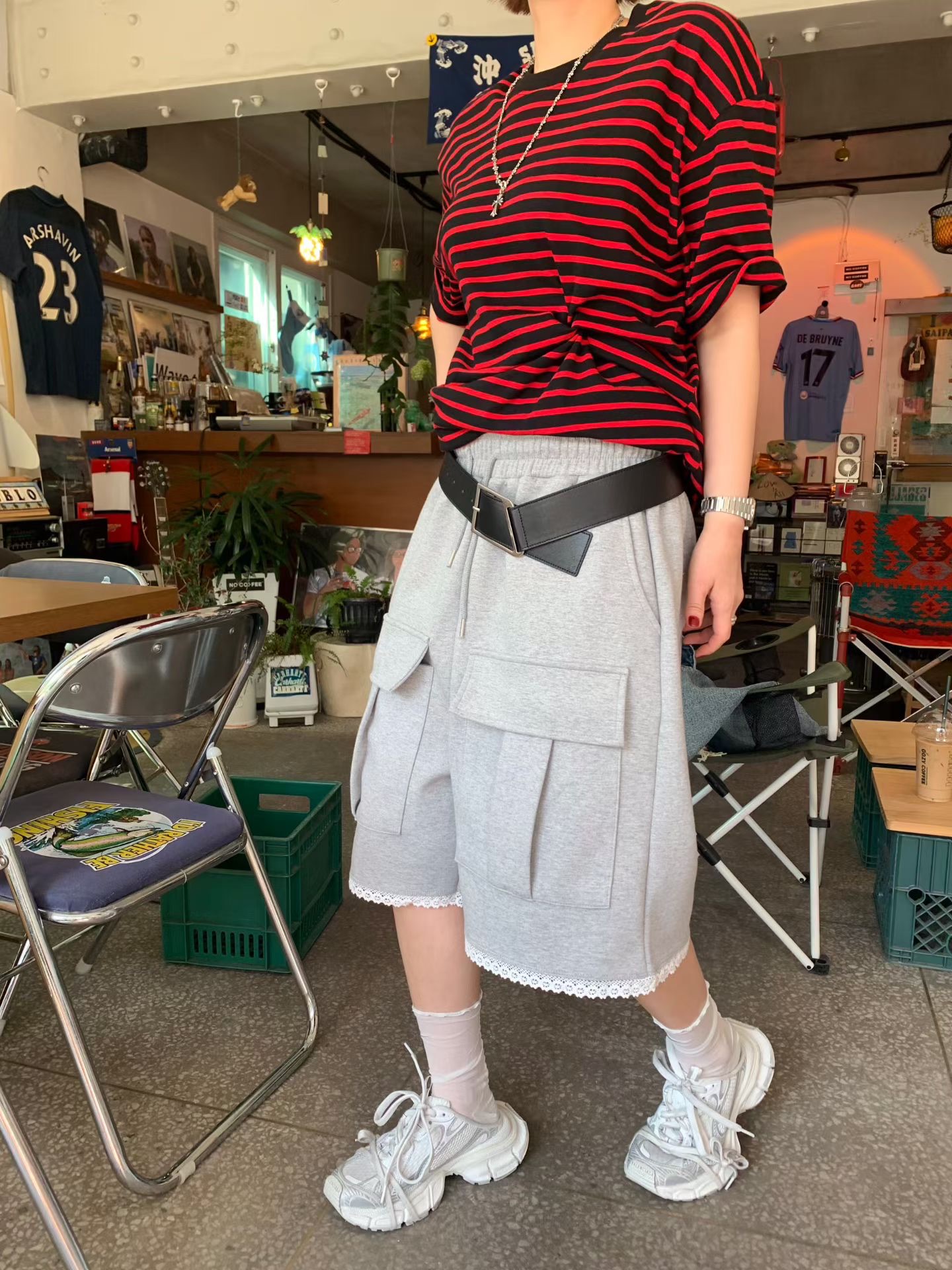 KS07 / LACE HEM POCKET CARGO BERMS 
