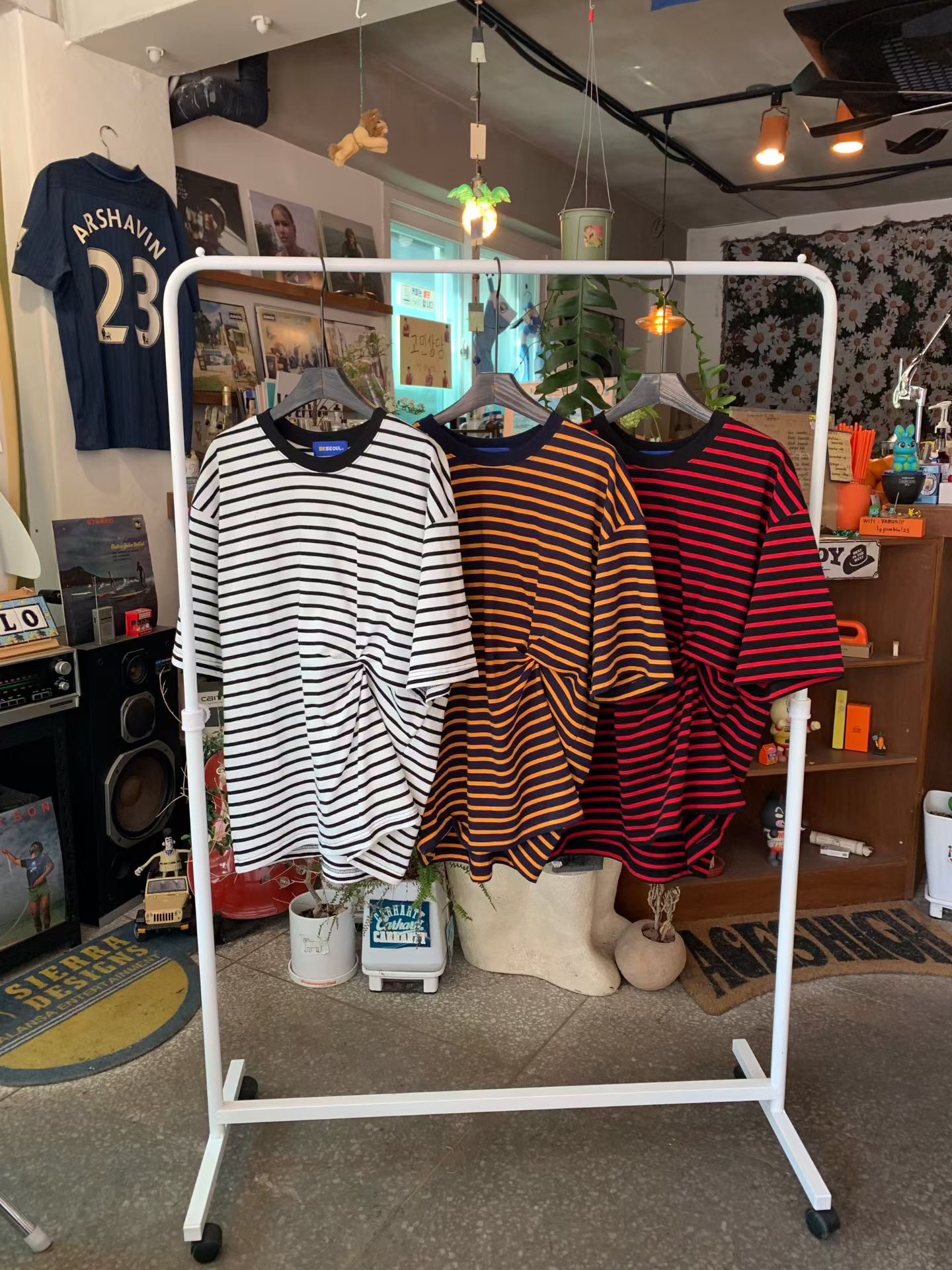 KS08 / TWISTED KNOT DETAIL STRIPE TEE