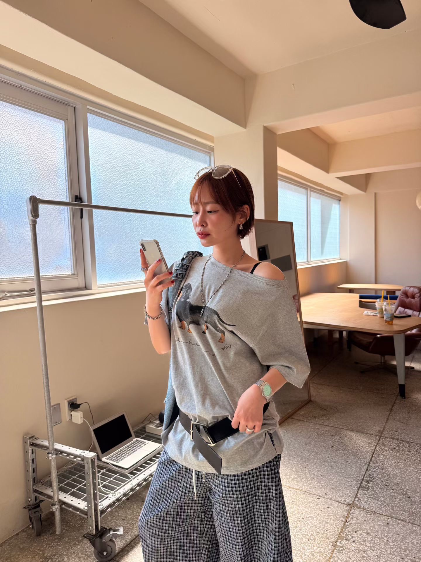 KS09 / DACHSHUND PRINT OFF SHOULDER TEE