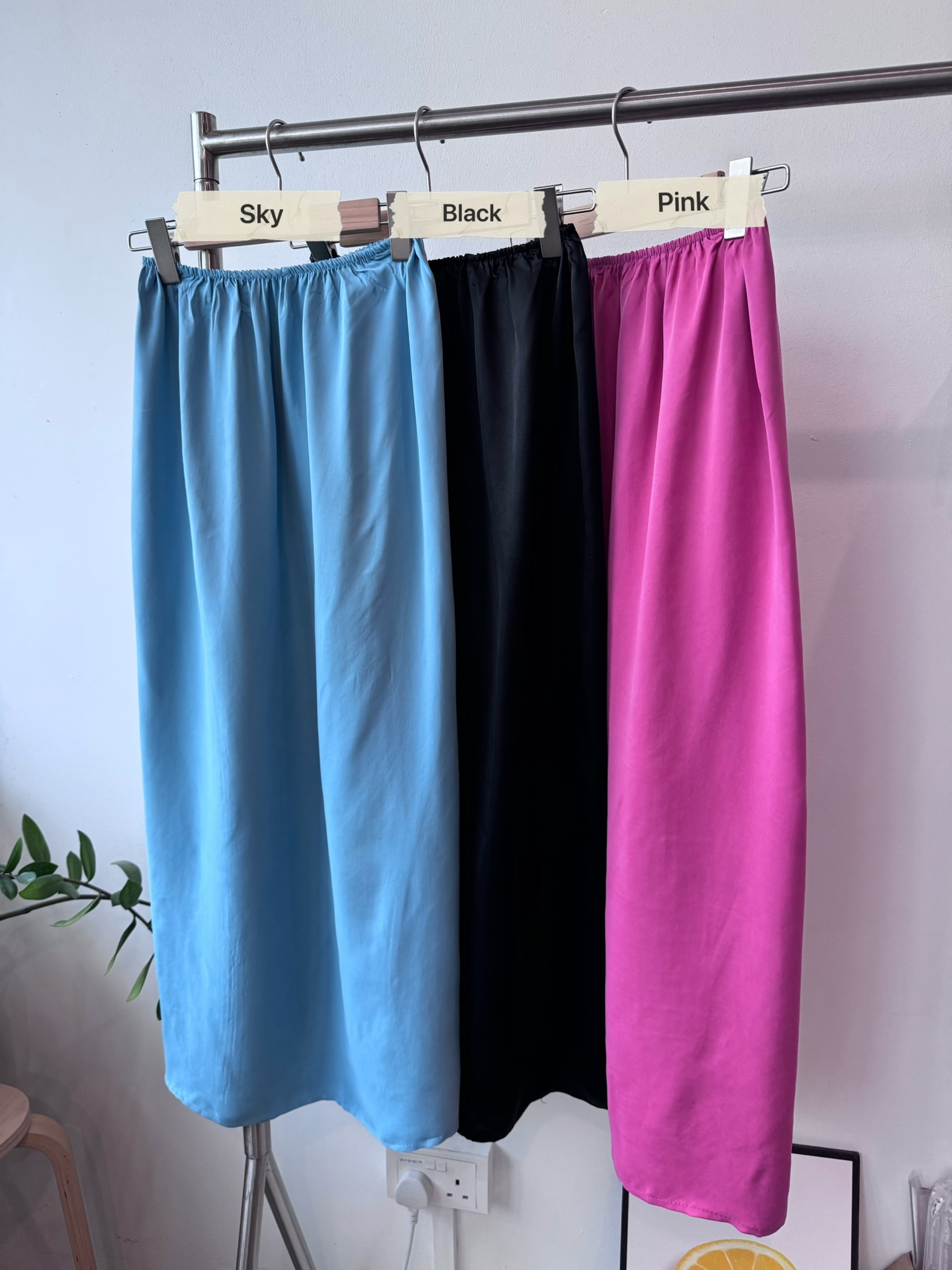 3601 / BANDED WAIST SILKY SKIRT