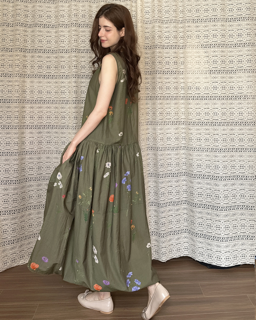 KB08 / Sleeveless Drop Waist Floral Pocket Dress