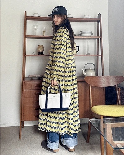 KB05 / Volume Sleeves Printed Loosefit Dress