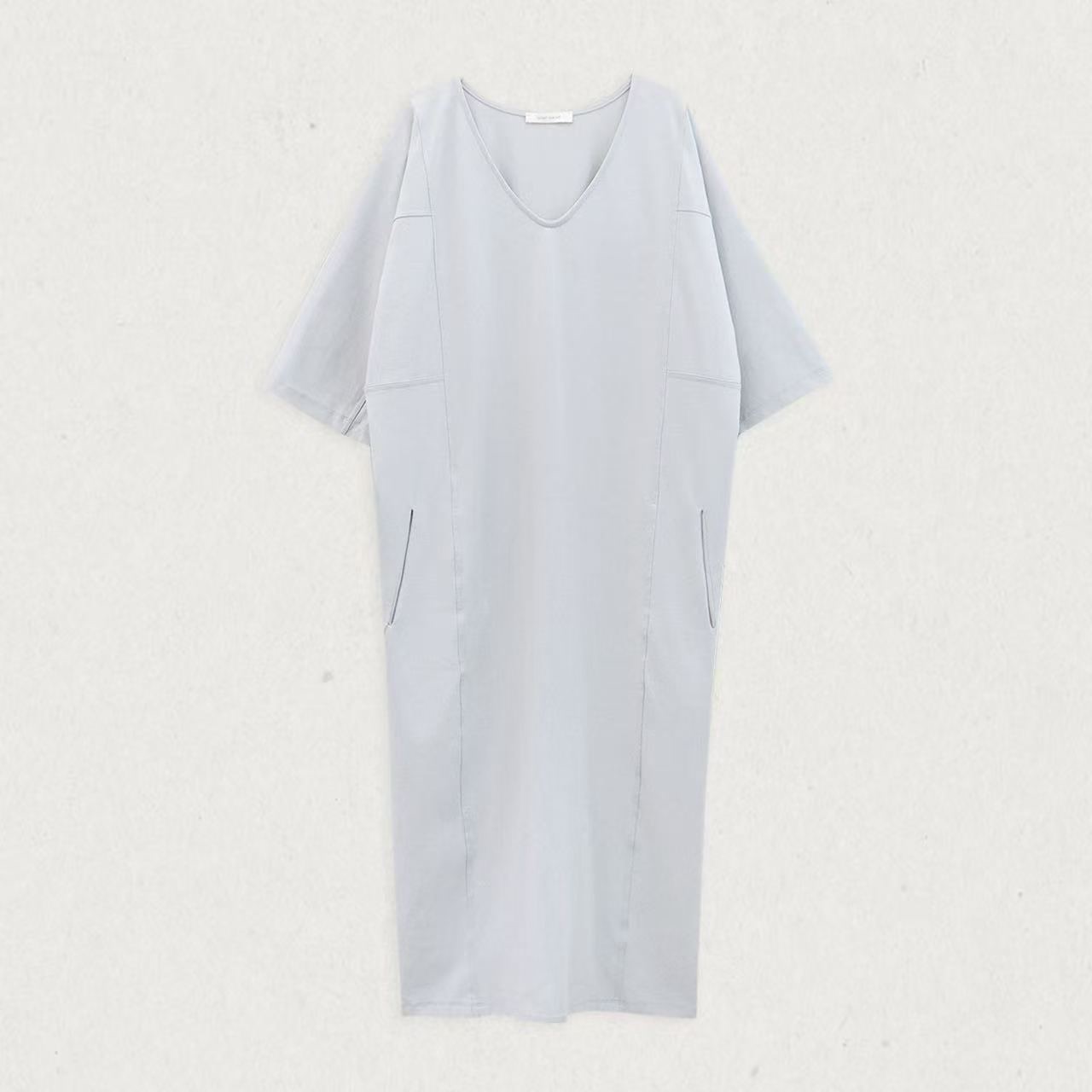 WW32 / V NECKLINE 3/4 SLEEVES DRESS