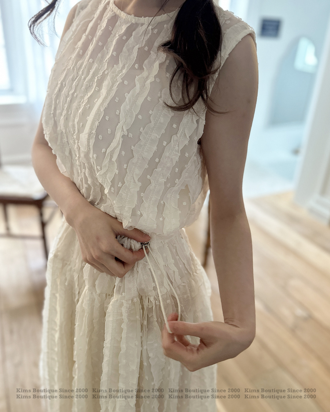 KB07 / Sleeveless Drawstring Textured Dress