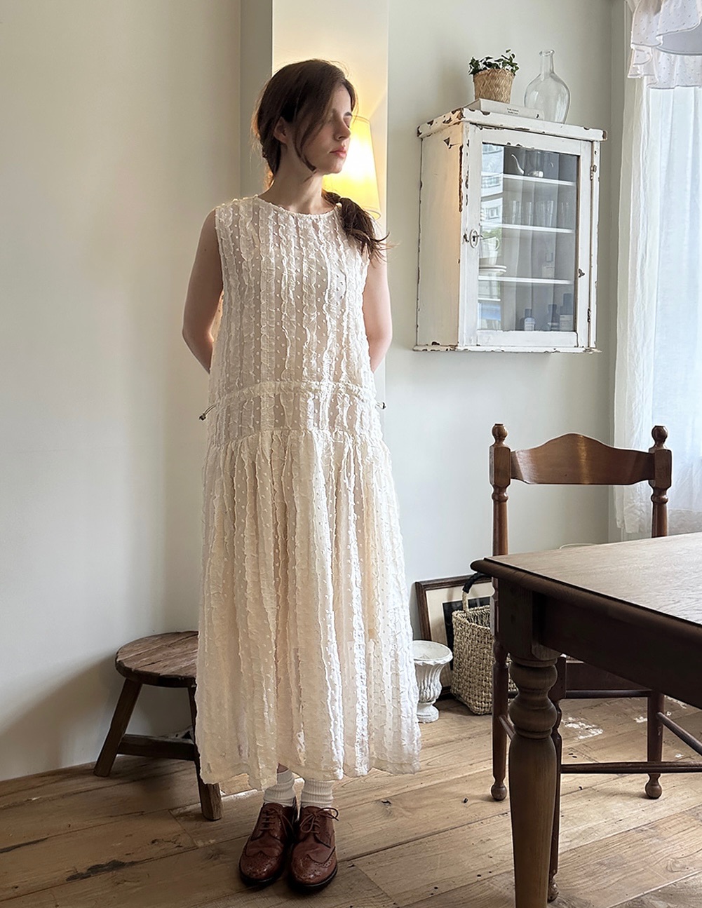 KB07 / Sleeveless Drawstring Textured Dress