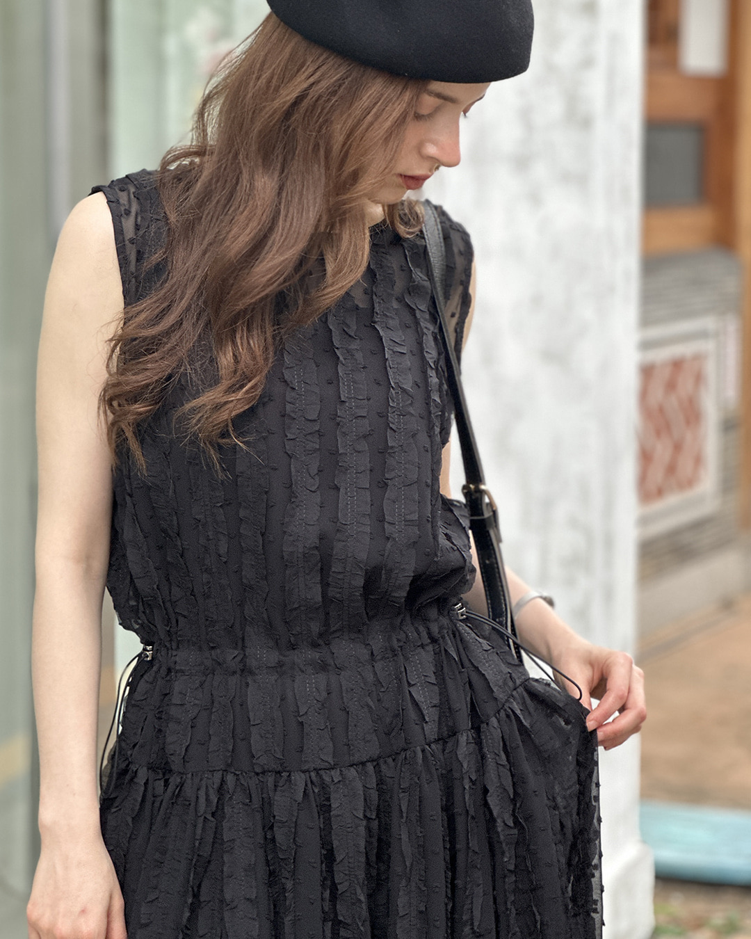 KB07 / Sleeveless Drawstring Textured Dress