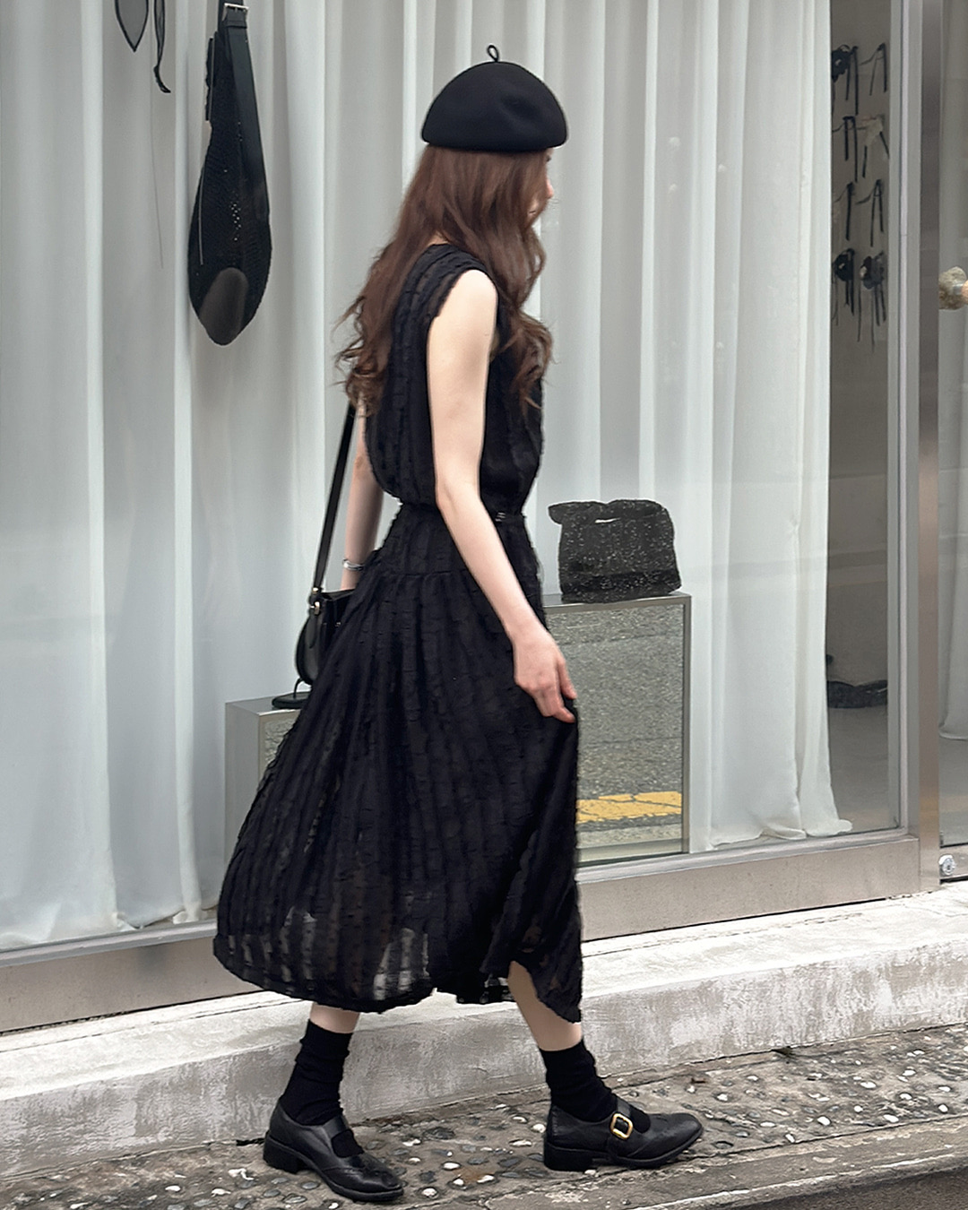 KB07 / Sleeveless Drawstring Textured Dress