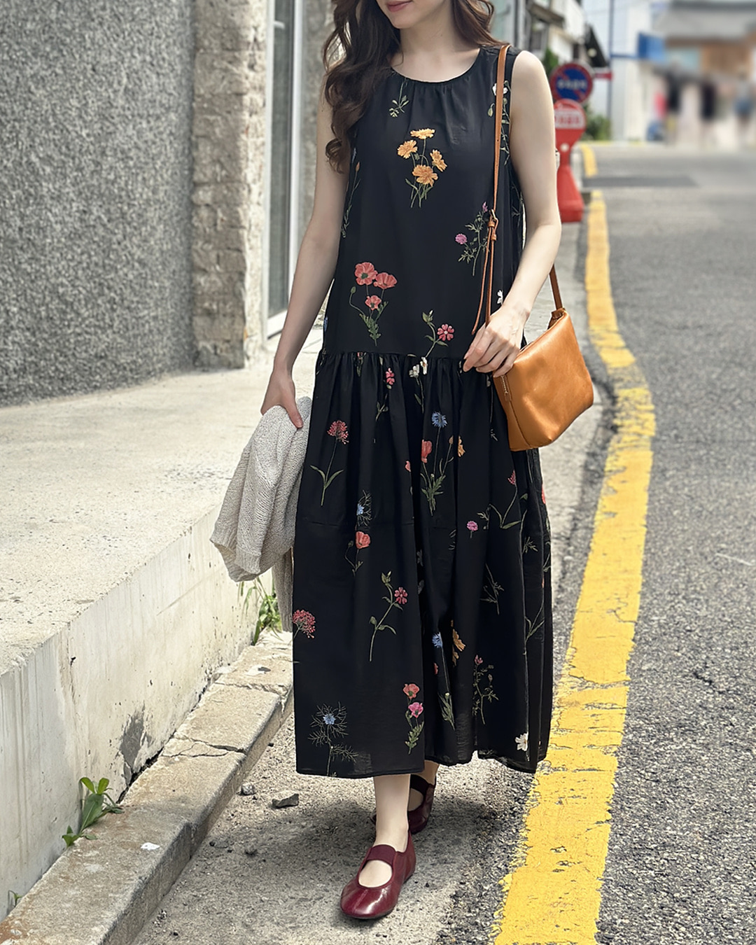 KB08 / Sleeveless Drop Waist Floral Pocket Dress