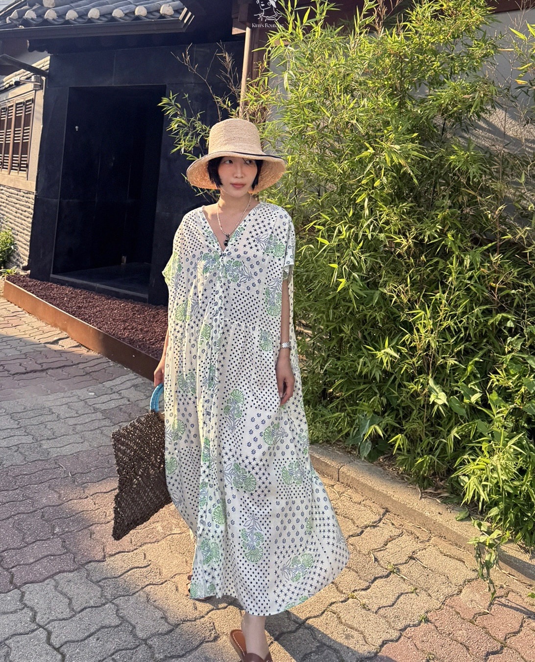 KB11 / V neckline Floral Loose Dress