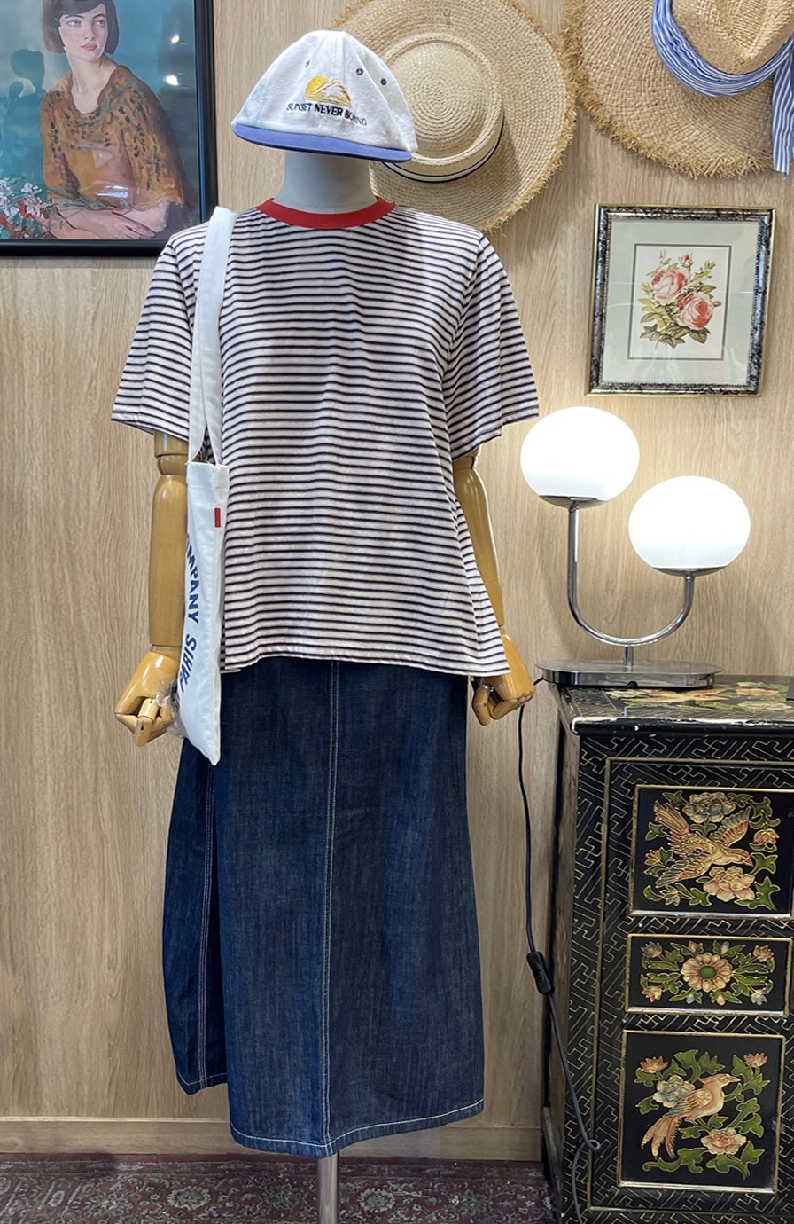 KB15 / Contrast Neckline Stripe Tee