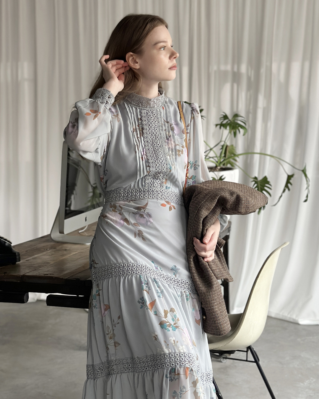 KB01 / Floral Long Dress With Lace Trimmings