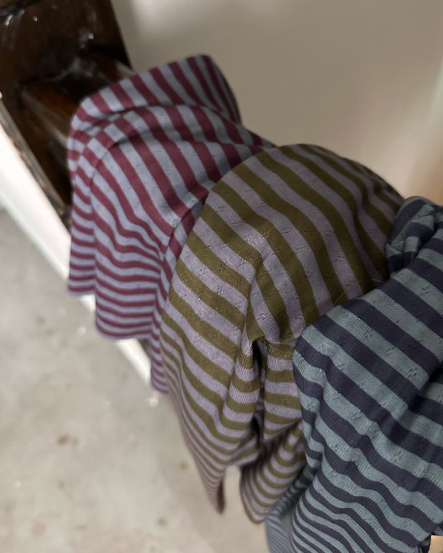 ER11 / CONTRAST STRIPE LONG SLEEVES TOP
