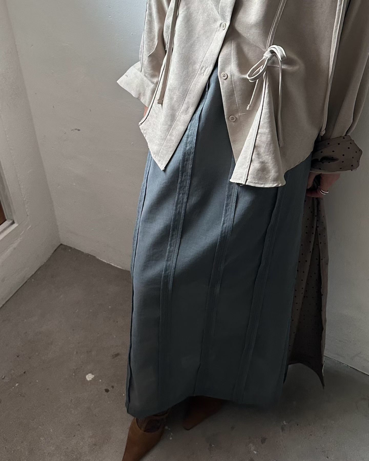 ER12 / SEMI SHEER PANELLED SEAM SKIRT