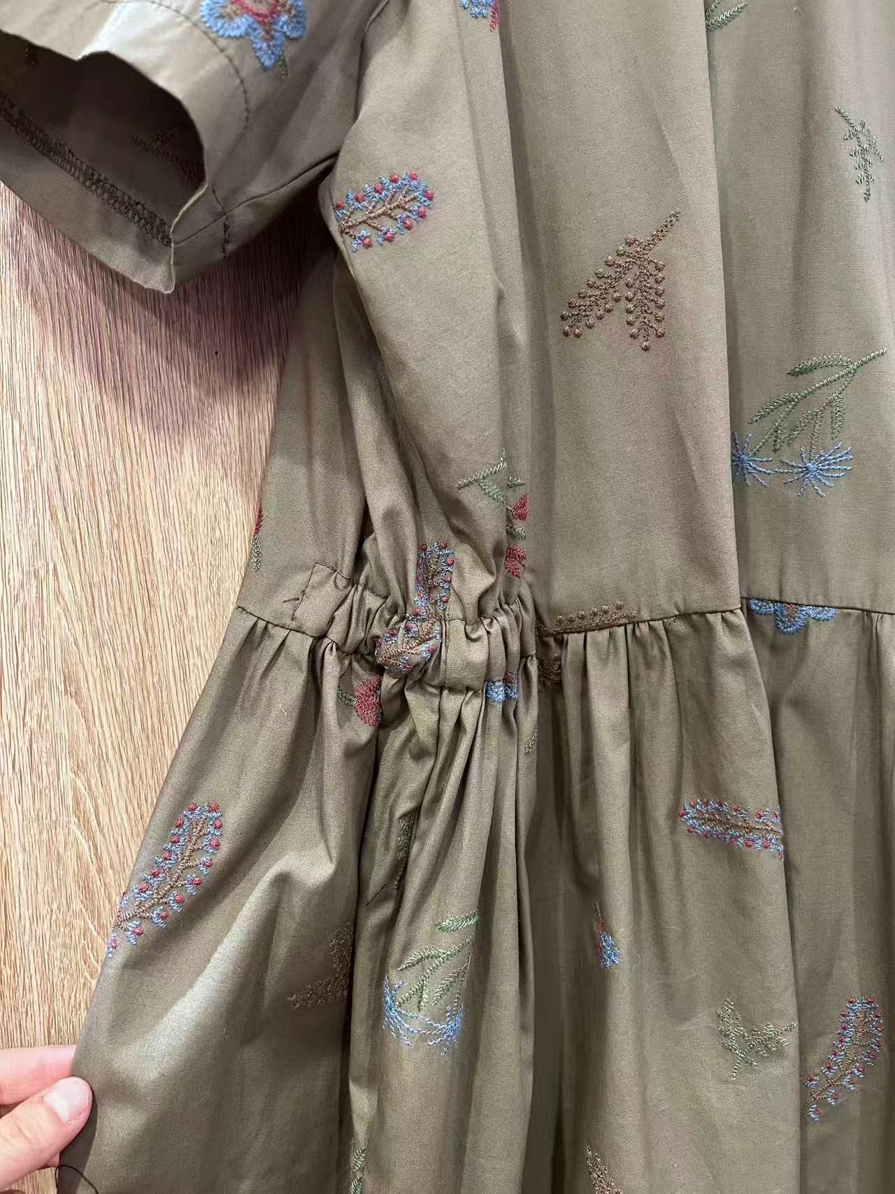 KB21 / Ditsy Floral Drop Waist Dress